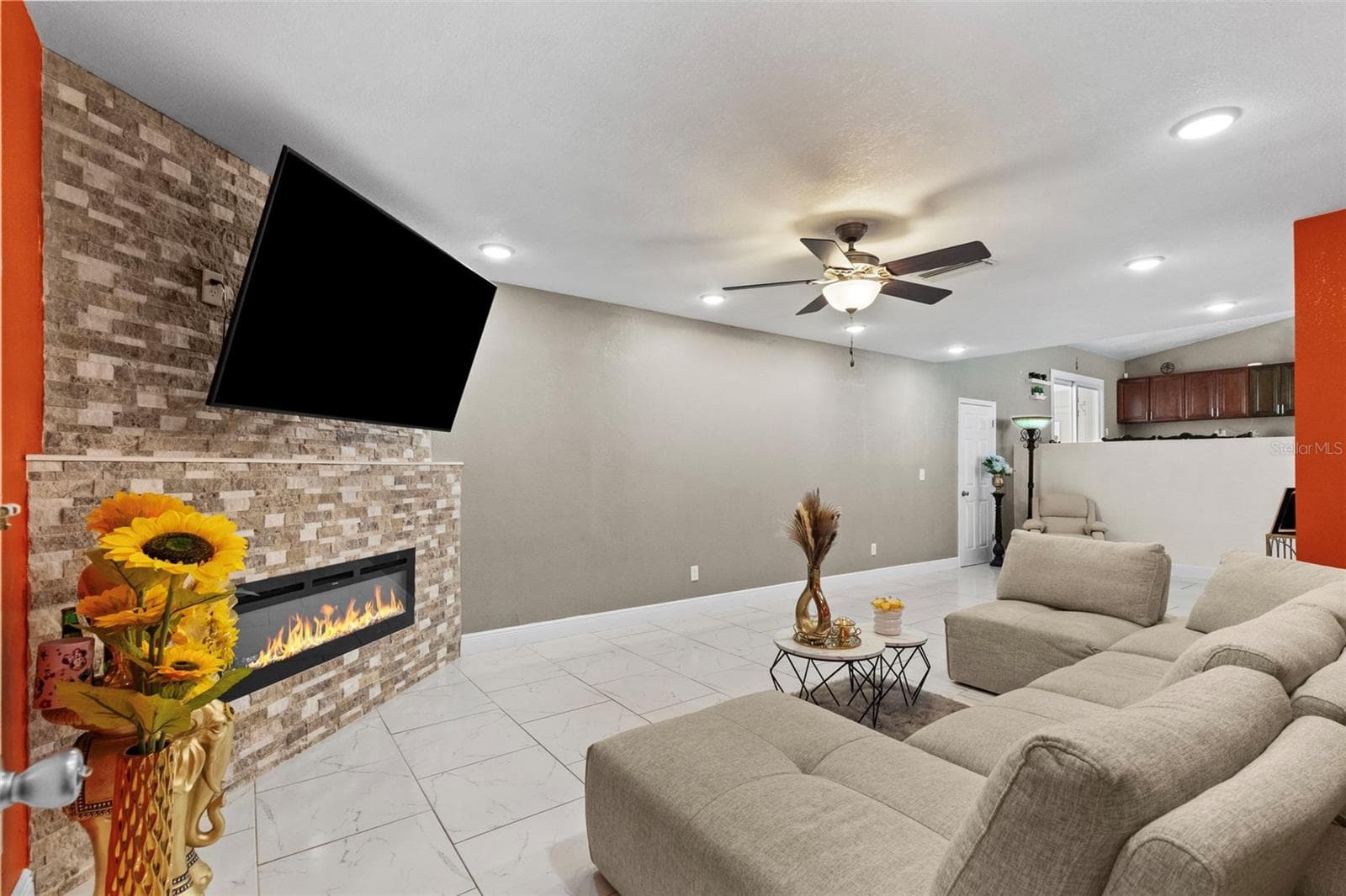 Single Family Residence at 5408 PENTAIL CIR, TAMPA, photo 8 of 51