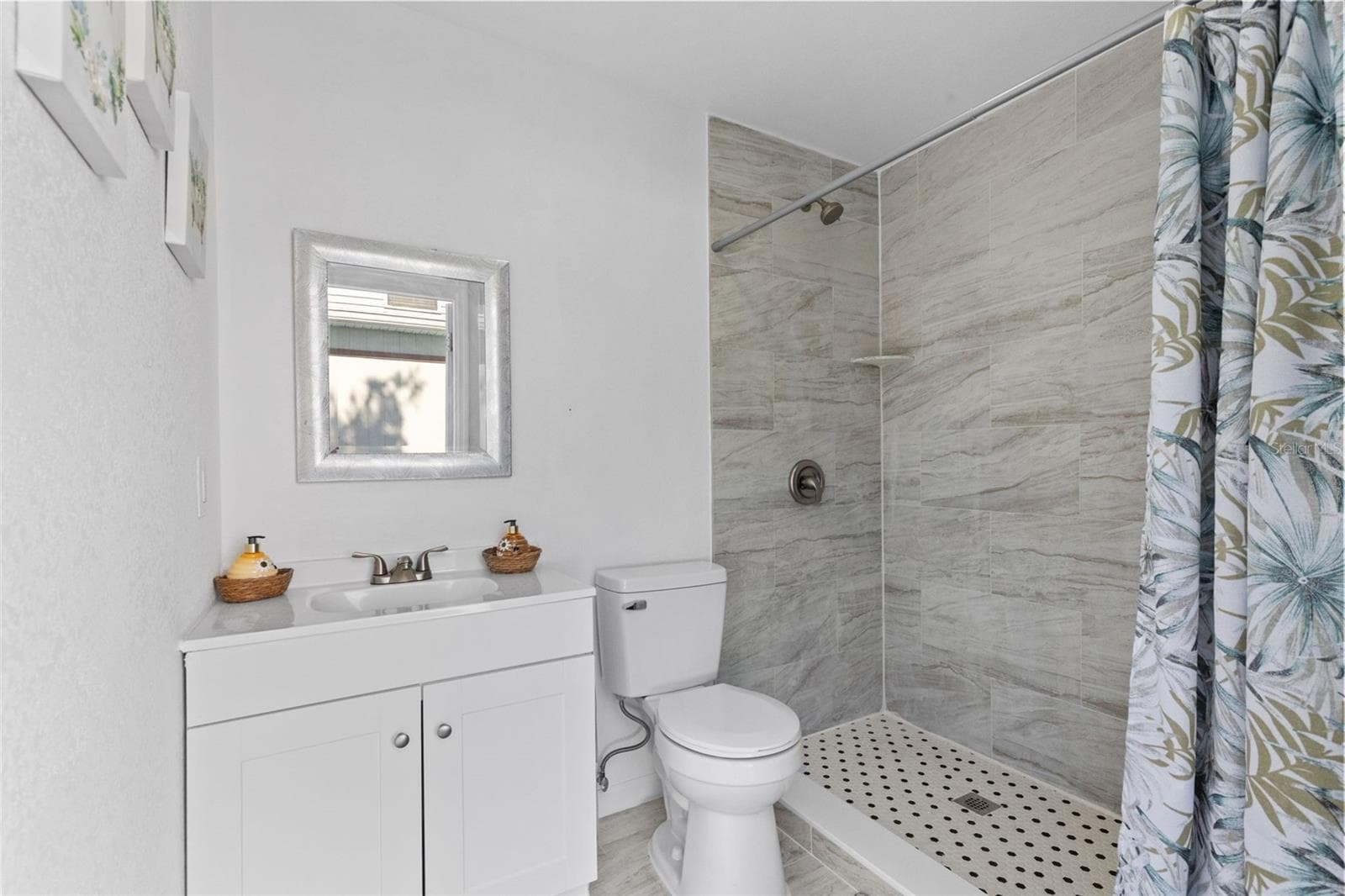 Mother in Law Bathroom - 5408 PENTAIL CIR, TAMPA