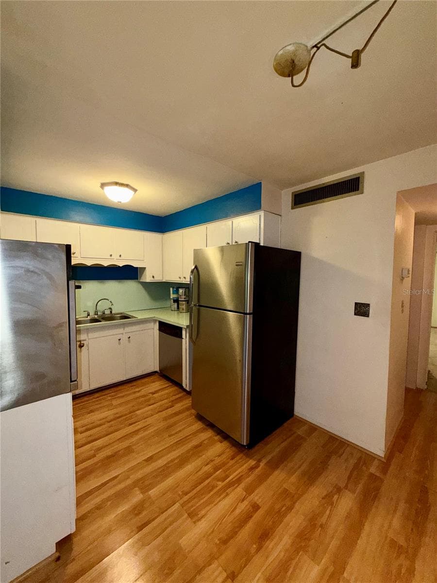 Condominium at 450 32ND AVE N #107W, ST PETERSBURG, photo 8 of 32
