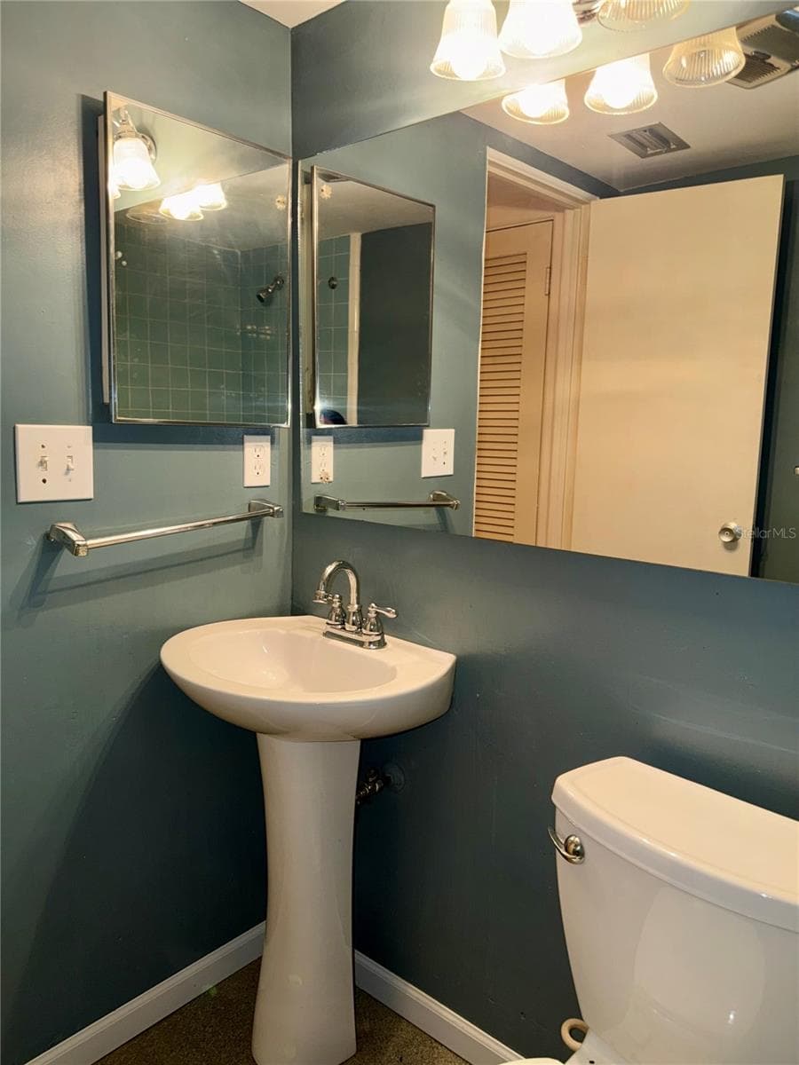 Condominium at 450 32ND AVE N #107W, ST PETERSBURG, photo 20 of 32