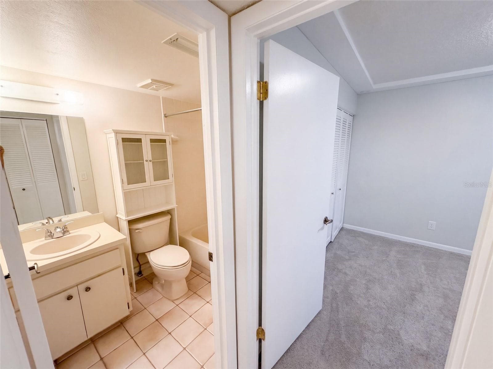 Condominium at 1465 MILLSTREAM LN #104, DUNEDIN, photo 11 of 36