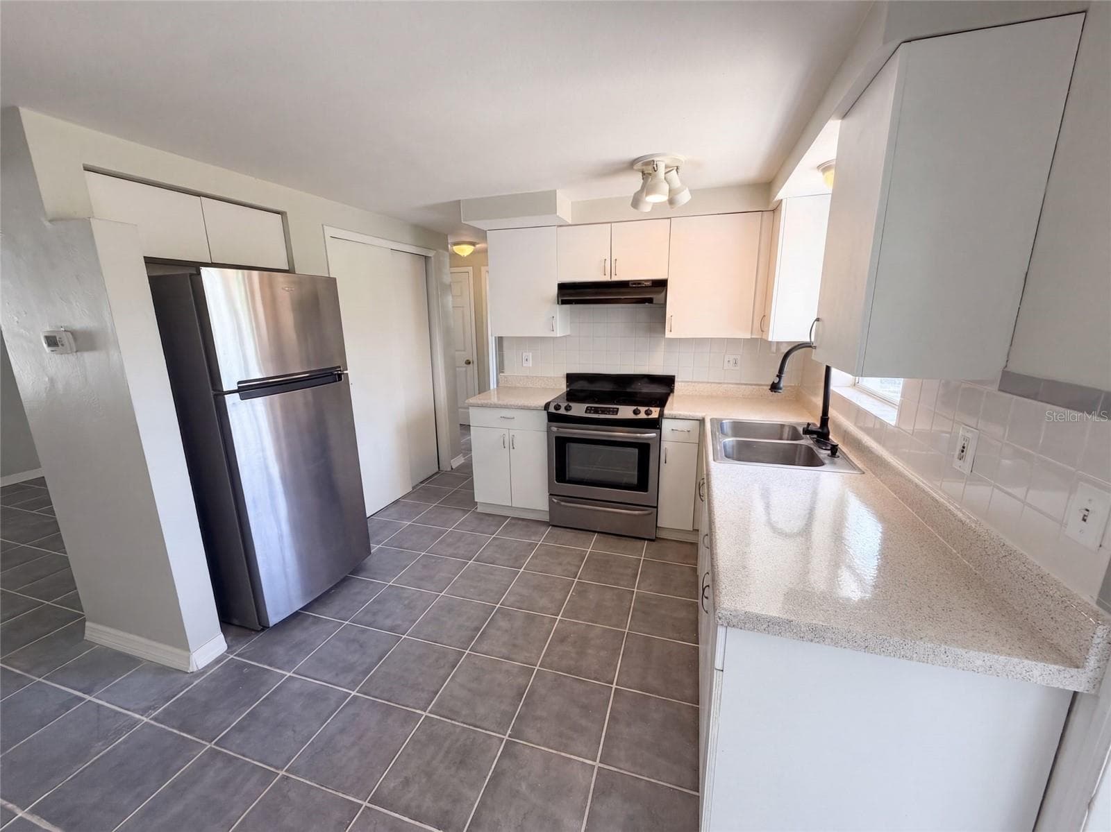 Single Family Residence at 4718 TRAFFORD RD, HOLIDAY, photo 5 of 24