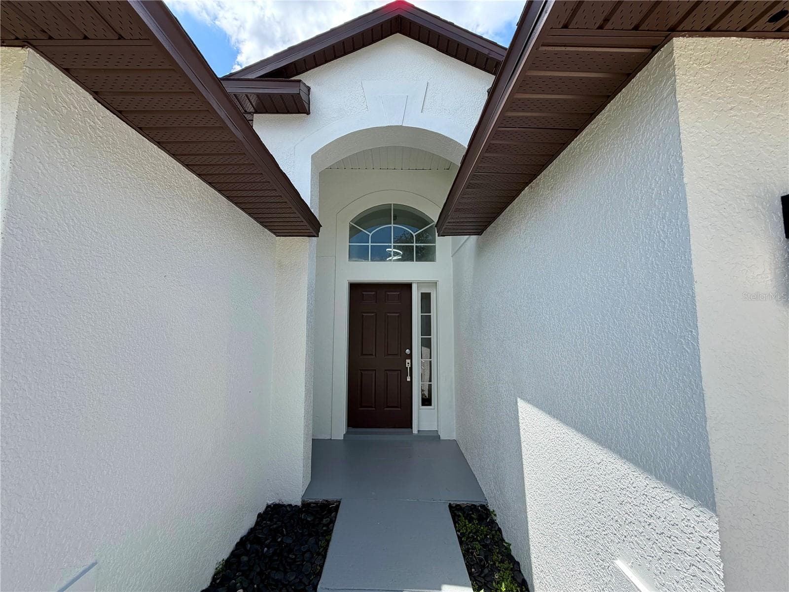 Single Family Residence at 13548 EYAS RD, ORLANDO, photo 2 of 28