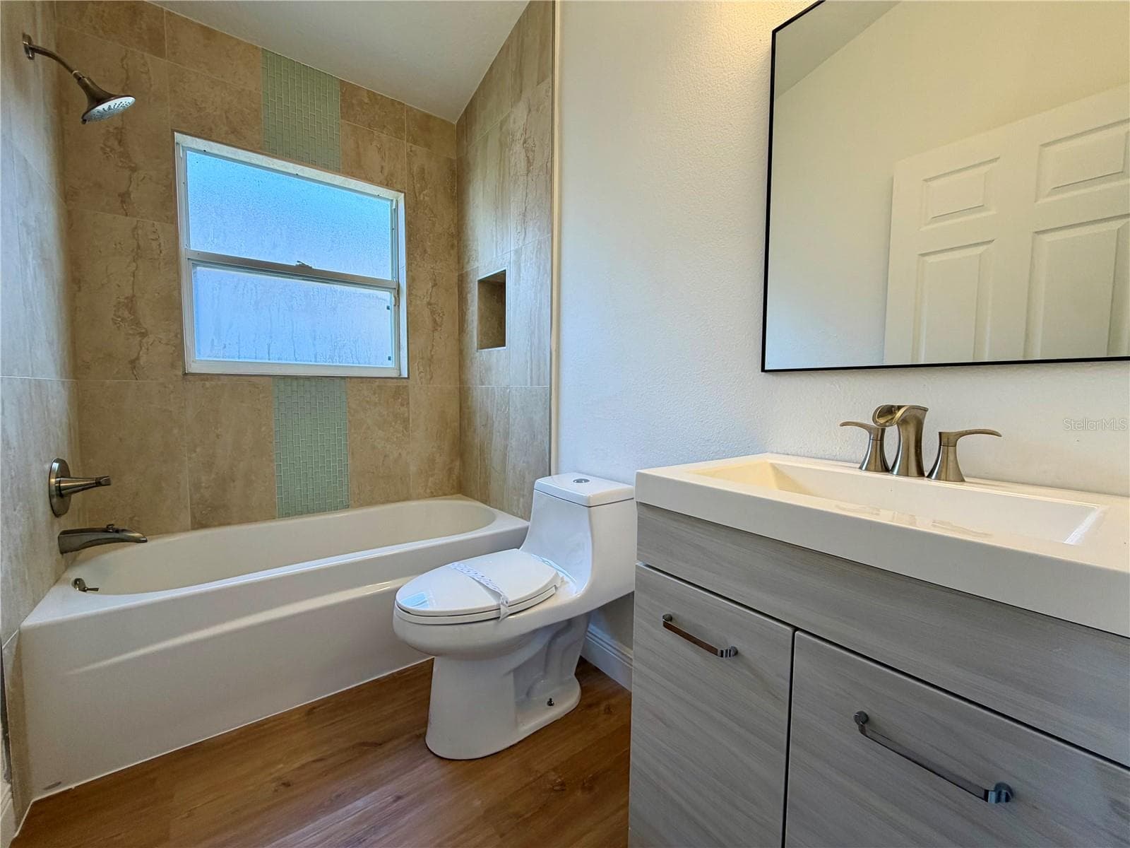 Single Family Residence at 13548 EYAS RD, ORLANDO, photo 5 of 28