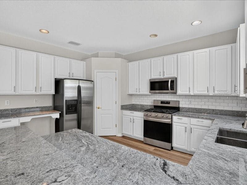 Single Family Residence at 10420 LUCAYA DR, TAMPA, photo 17 of 42