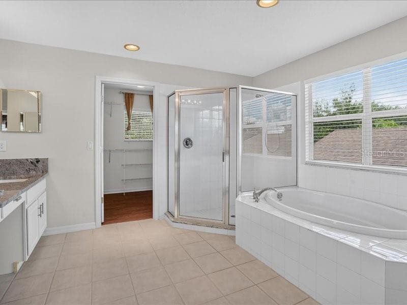 Single Family Residence at 10420 LUCAYA DR, TAMPA, photo 33 of 42