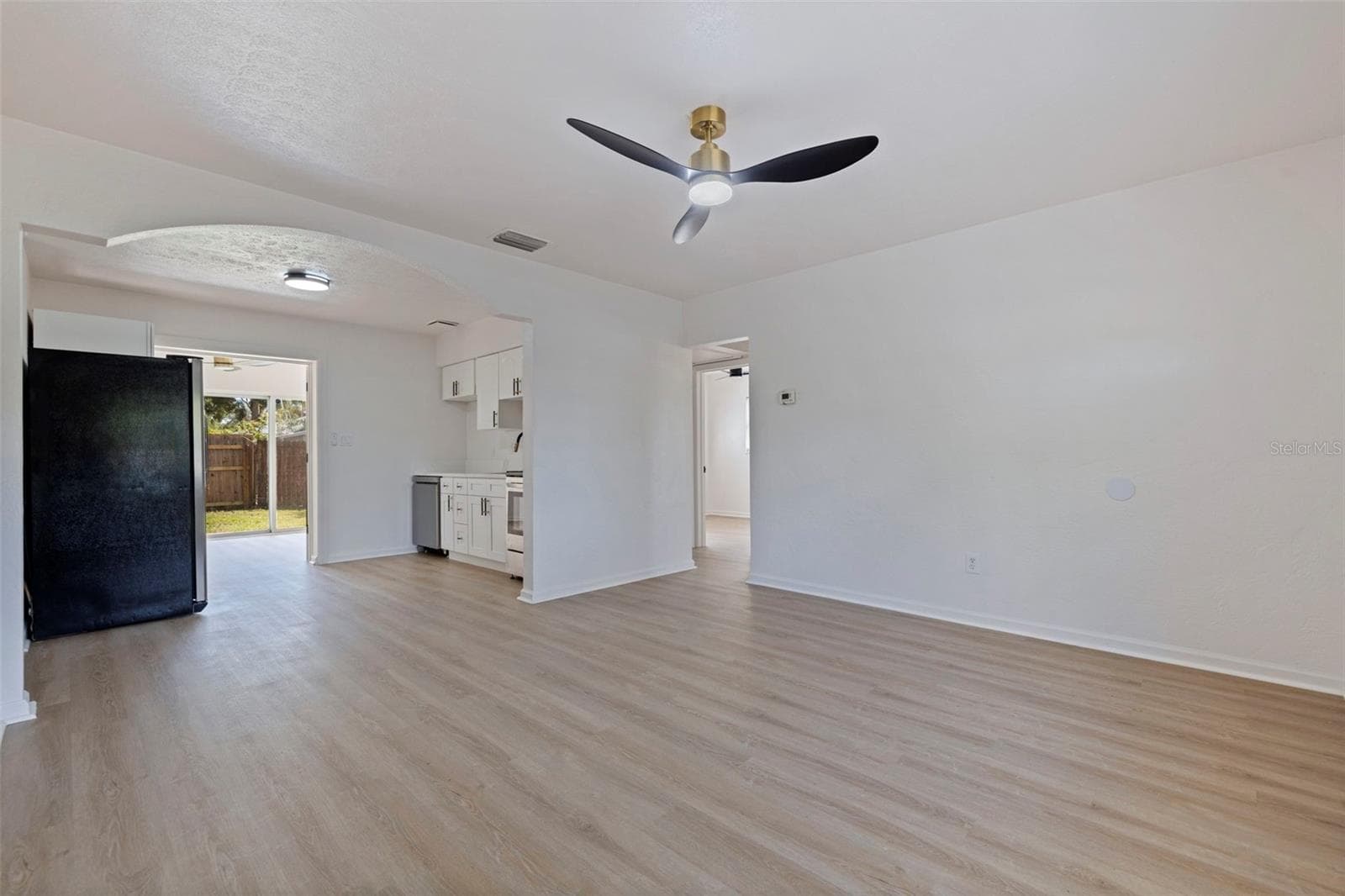 Single Family Residence at 5392 44TH AVE N, ST PETERSBURG, photo 5 of 23