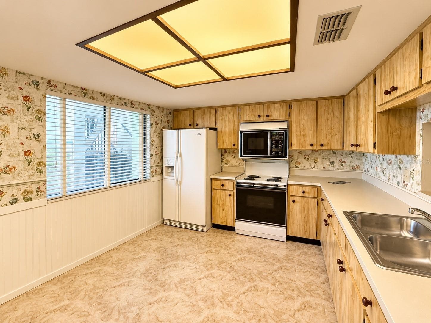 Condominium at 2531 ROYAL PINES CIR #23E, CLEARWATER, photo 11 of 40