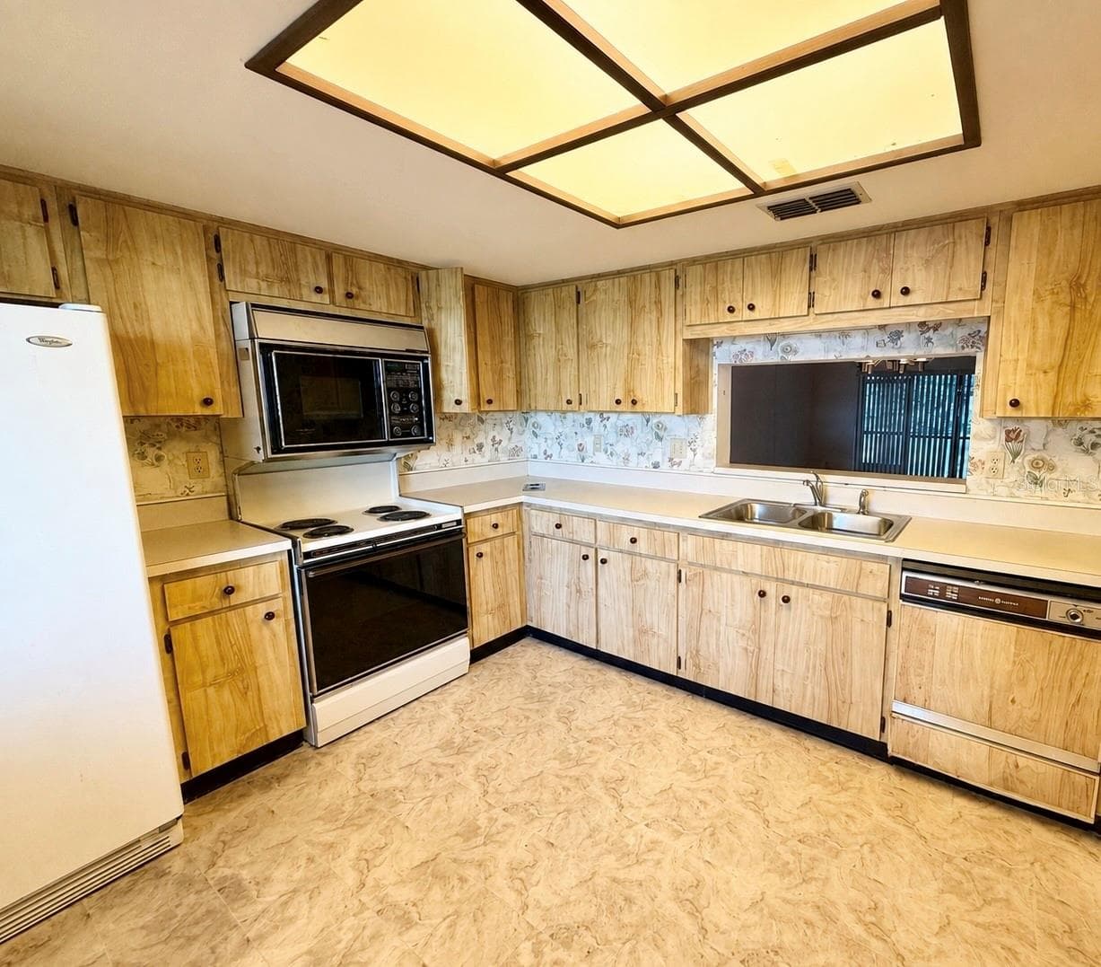 Condominium at 2531 ROYAL PINES CIR #23E, CLEARWATER, photo 12 of 40