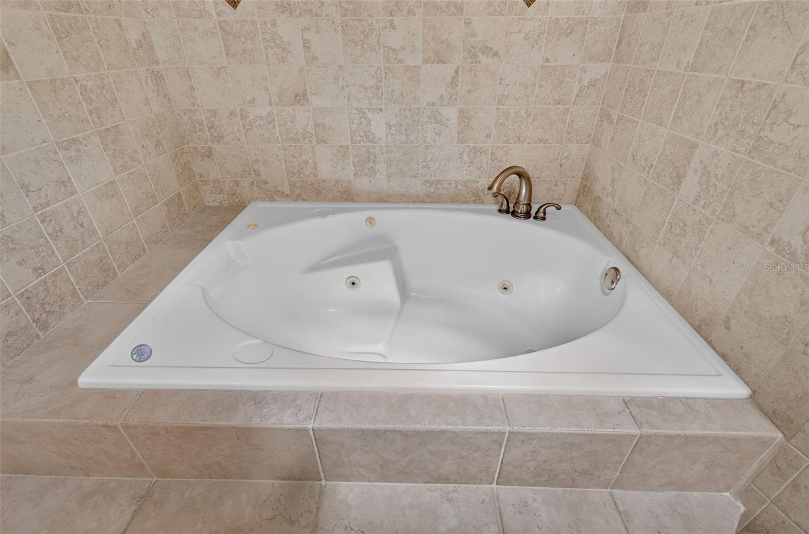 Primary Bath - 37130 COUNTY ROAD 439, EUSTIS