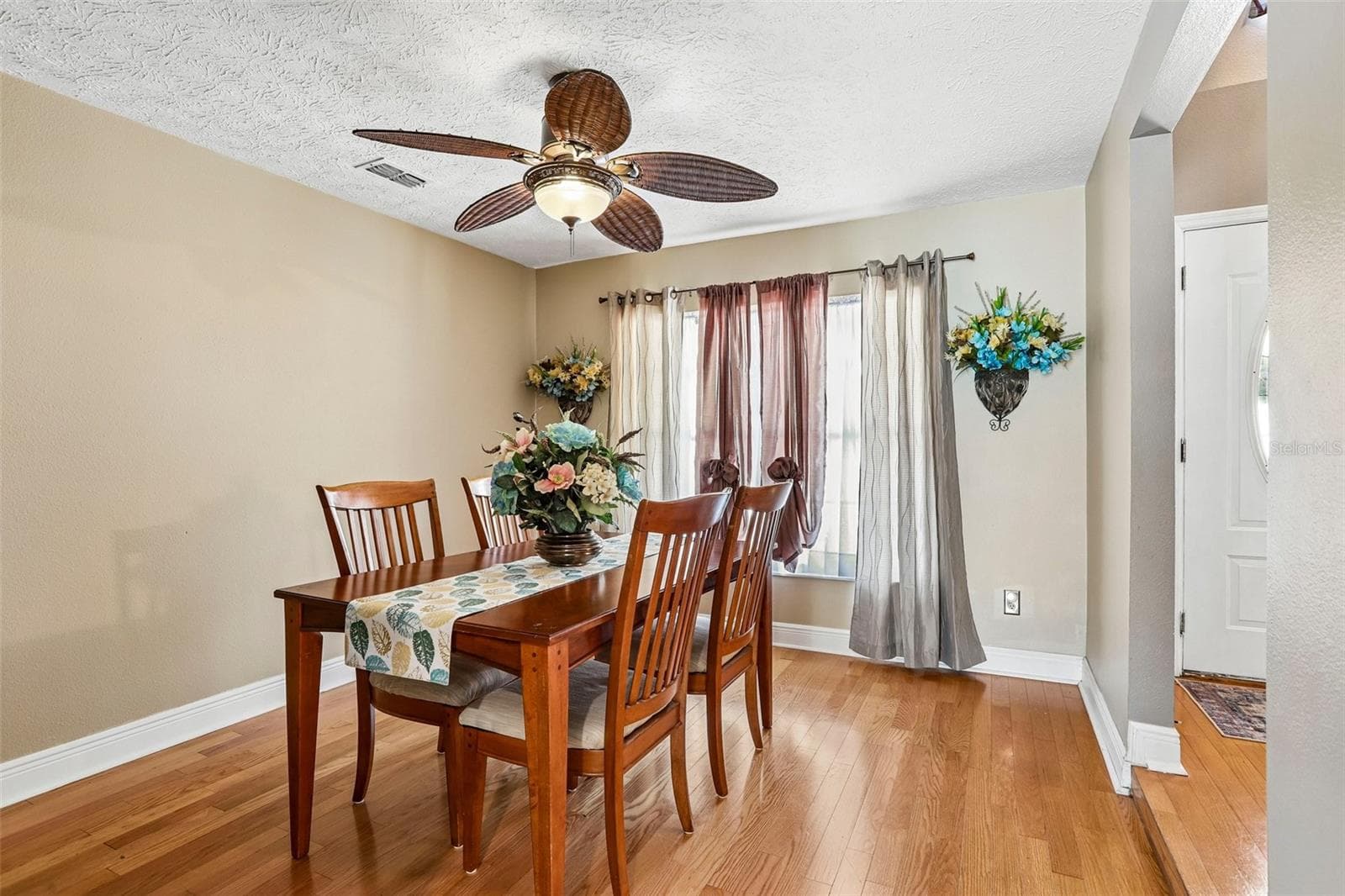 Formal Dining Room - 1424 DUMONT DR, VALRICO