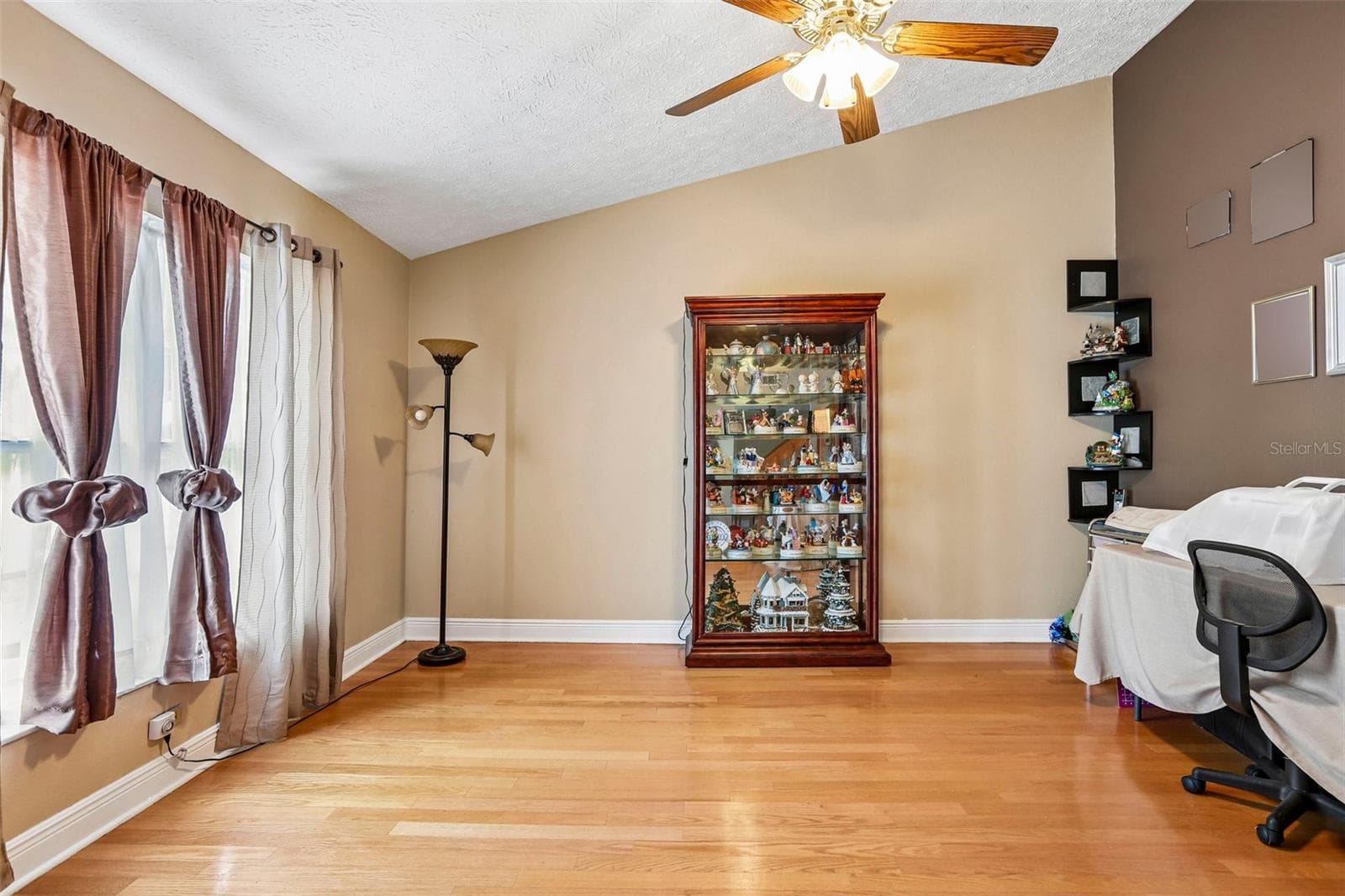 Formal Living Room - 1424 DUMONT DR, VALRICO