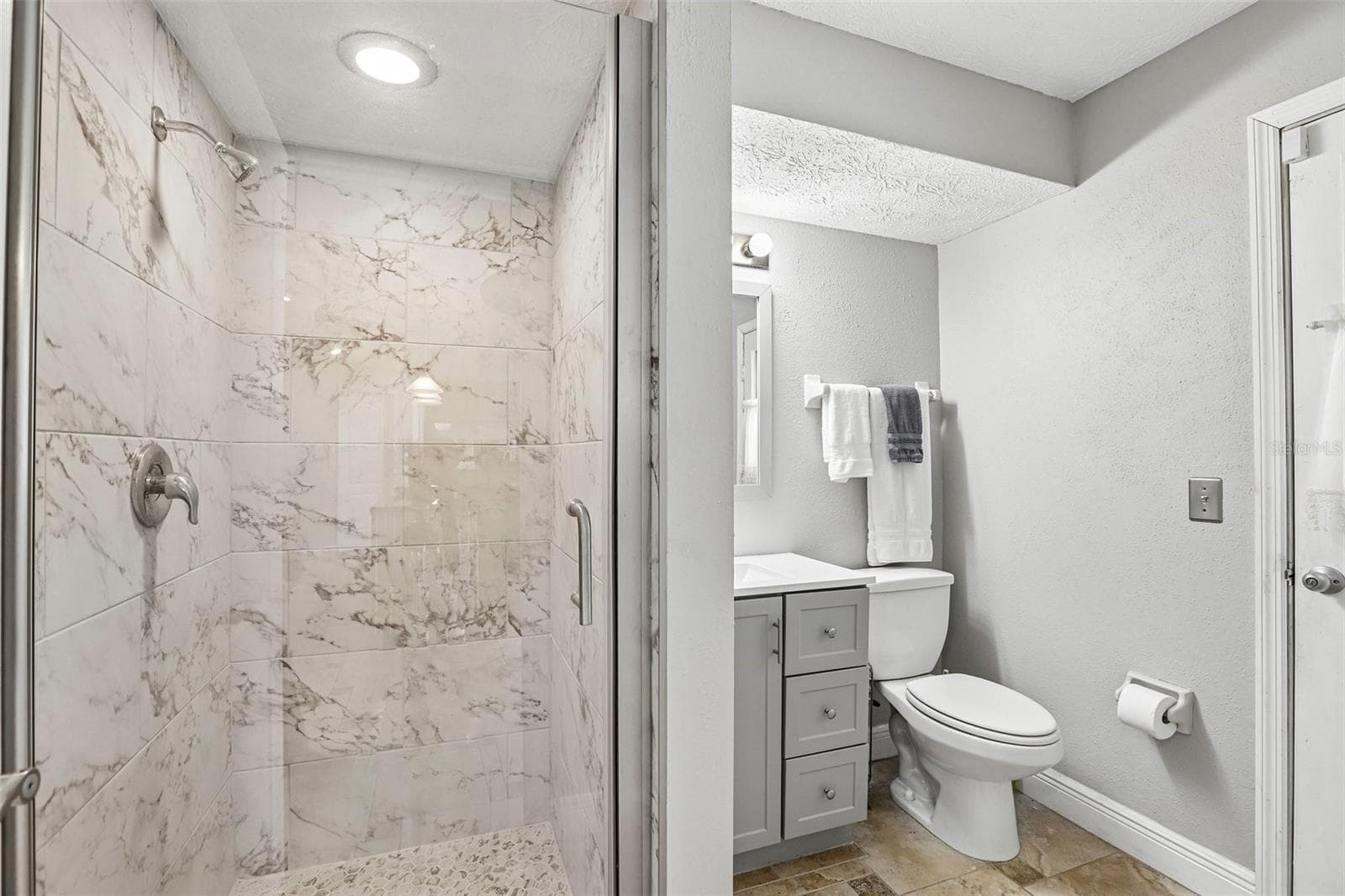 Renovated Downstairs bathroom - 1424 DUMONT DR, VALRICO