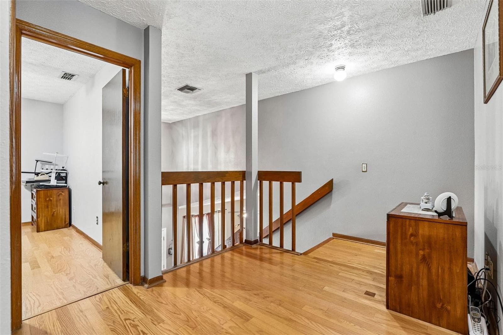 Upstairs loft - 1424 DUMONT DR, VALRICO