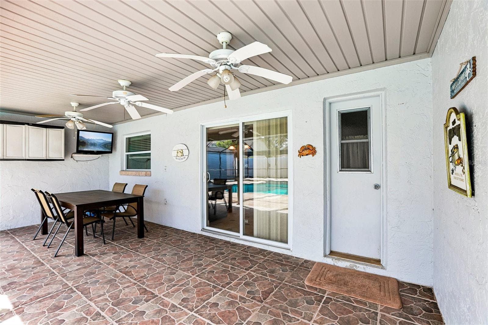 Screened Lanai - 1424 DUMONT DR, VALRICO
