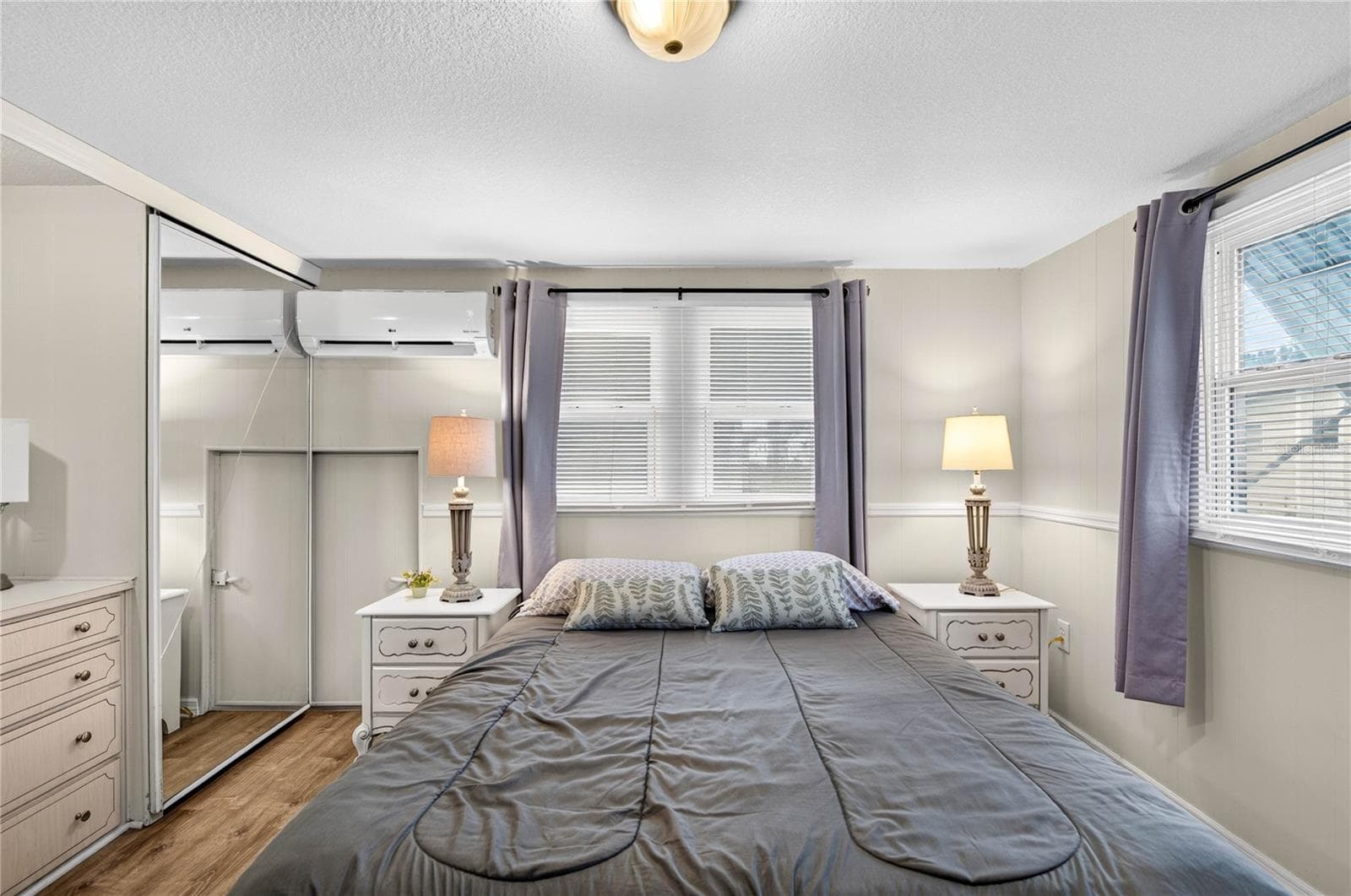 Can fit a Queen or King sized bed. - 2000 E BAY DR #33, LARGO