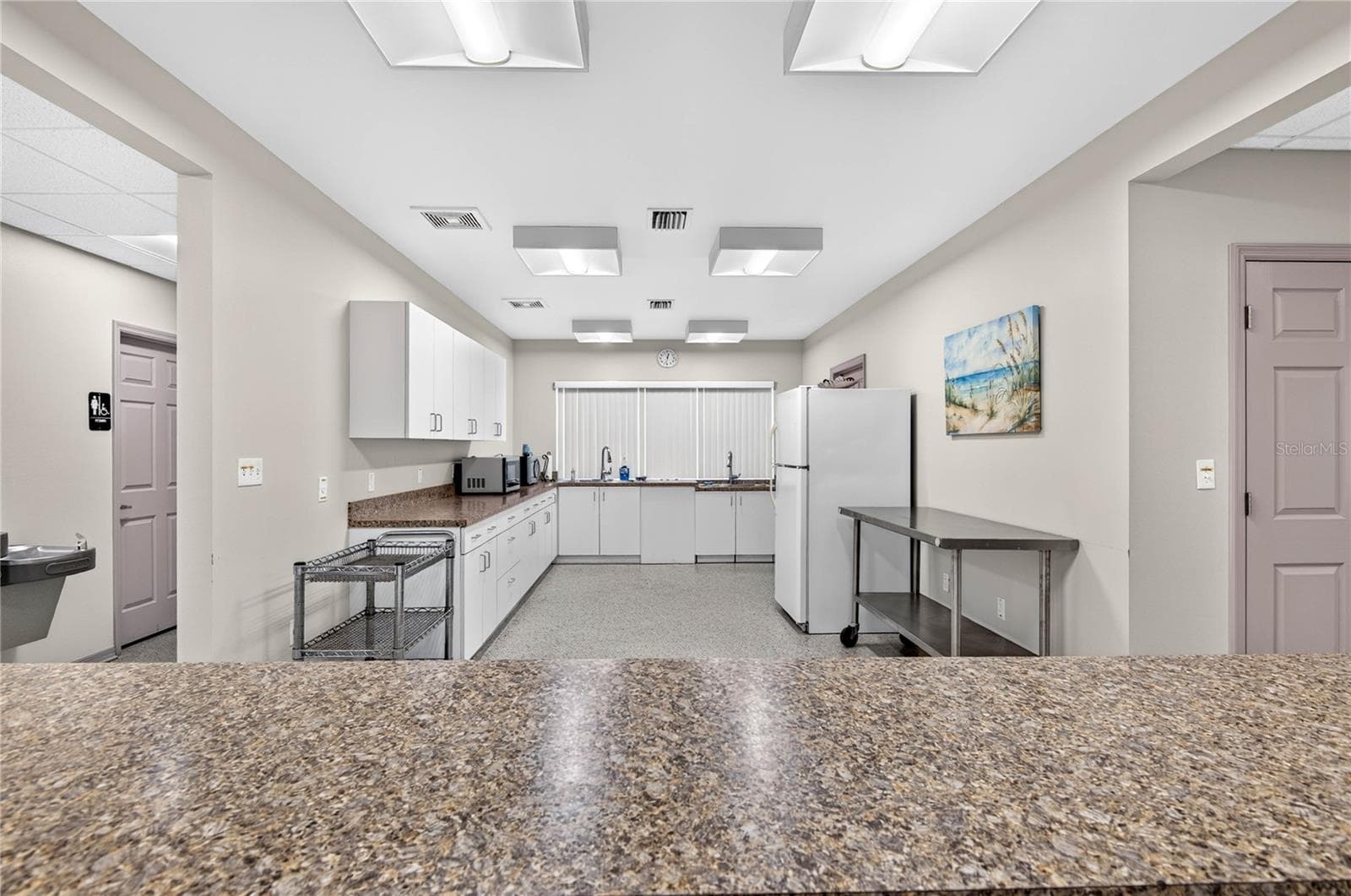 Community Clubhouse Kitchen - 2000 E BAY DR #33, LARGO