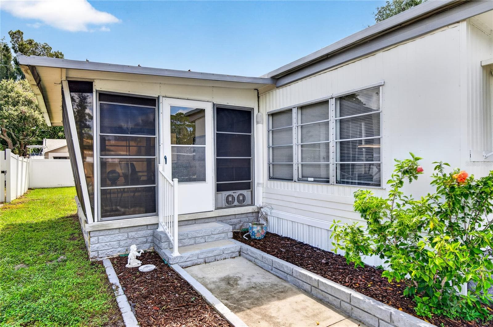 Mobile Home at 9900 ULMERTON RD #28, LARGO, photo 21 of 37