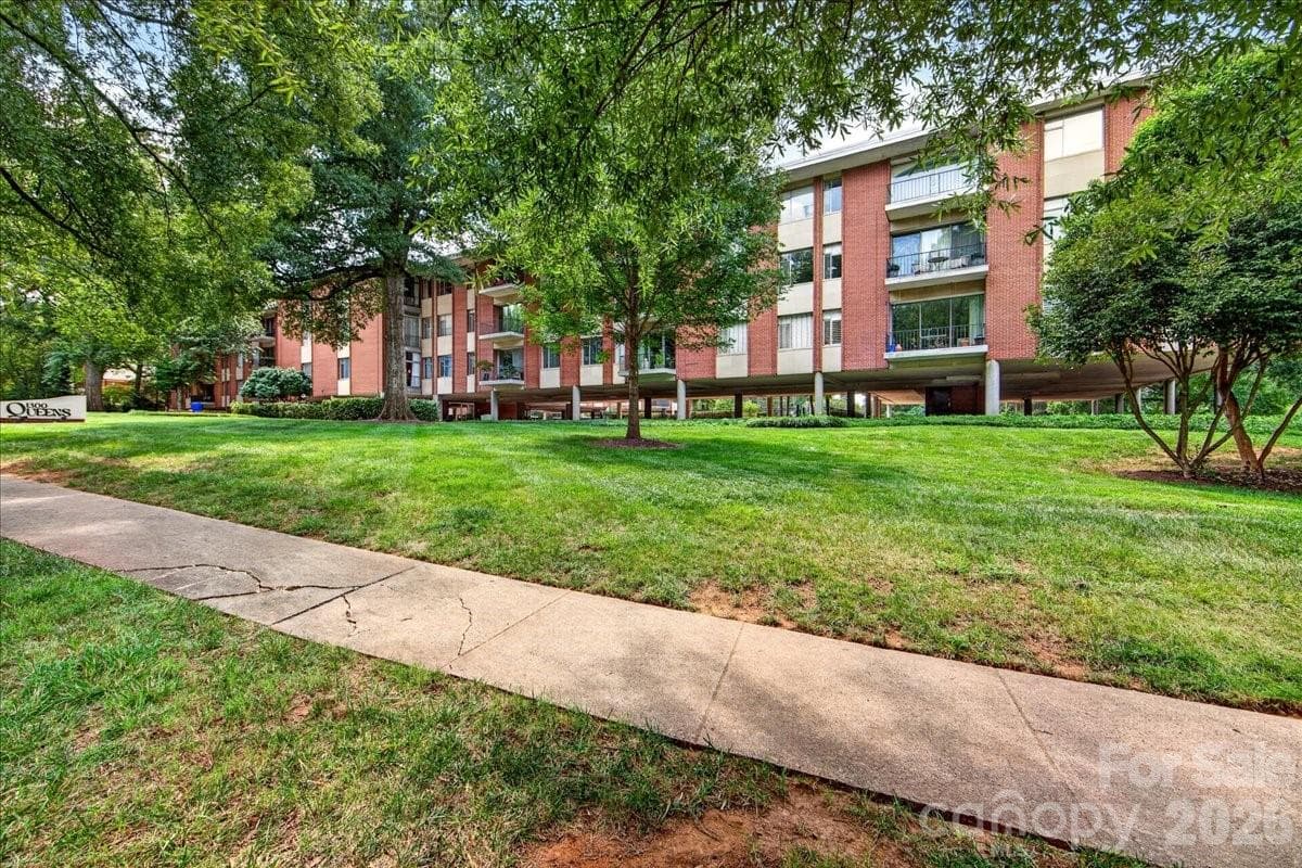 Condominium at 1300 Queens Road, Charlotte, photo 45 of 48