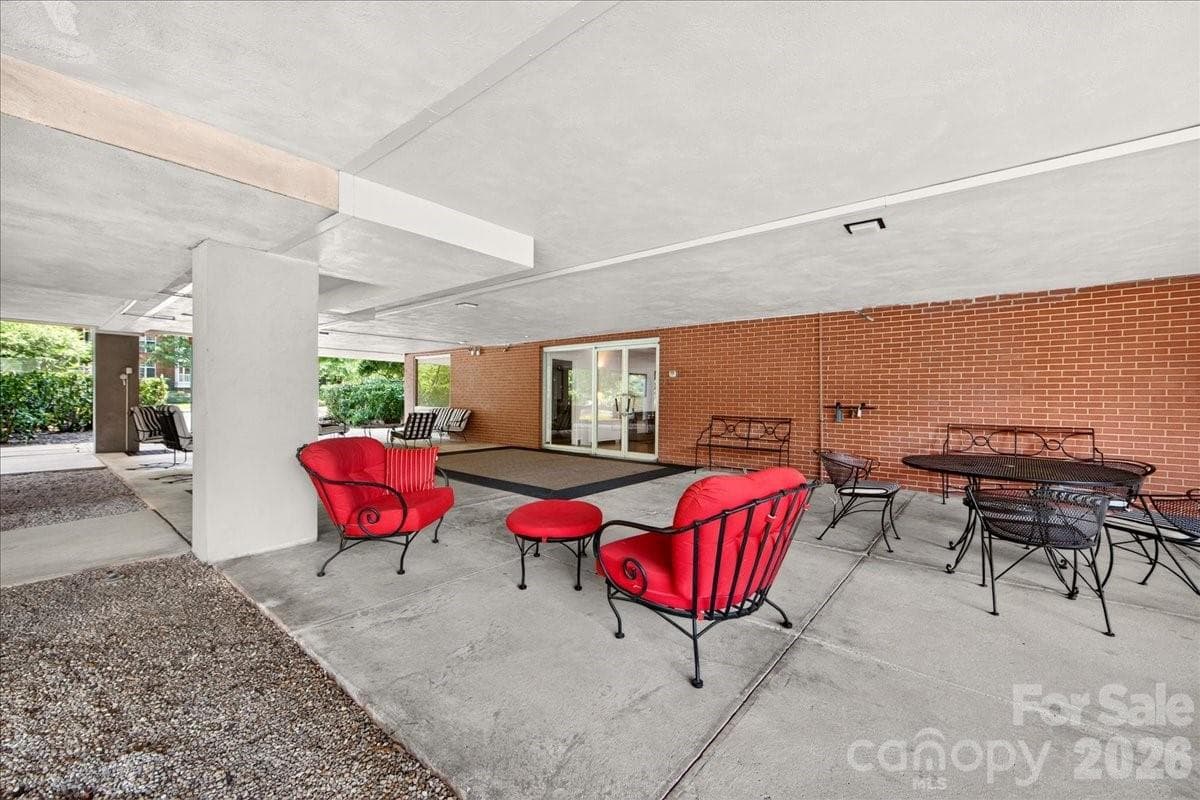 Condominium at 1300 Queens Road, Charlotte, photo 5 of 48