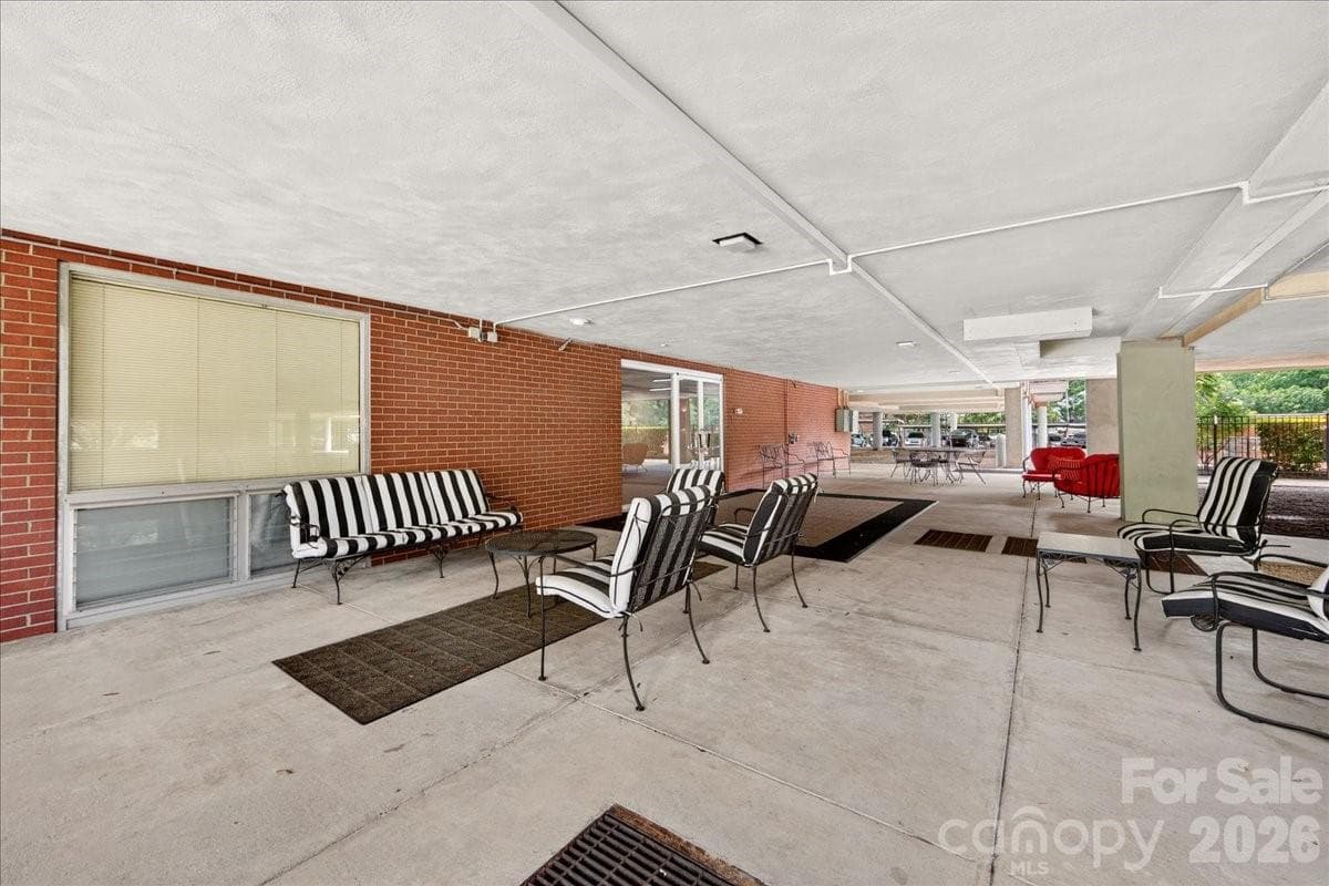 Condominium at 1300 Queens Road, Charlotte, photo 6 of 48
