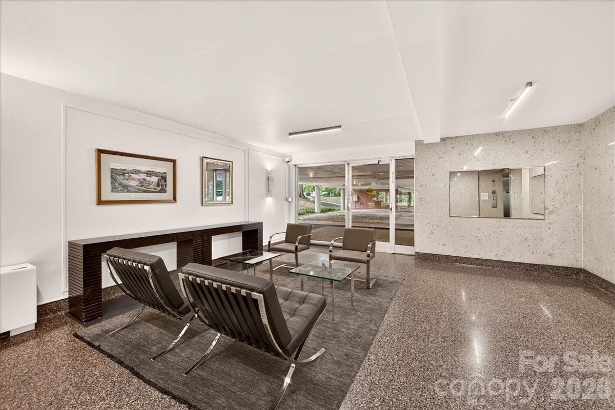 Condominium at 1300 Queens Road, Charlotte, photo 7 of 48