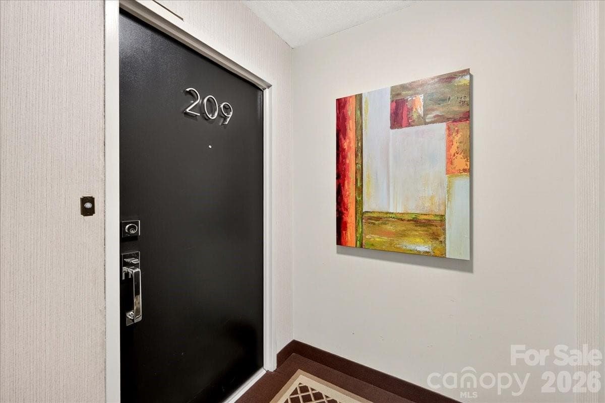 Condominium at 1300 Queens Road, Charlotte, photo 8 of 48