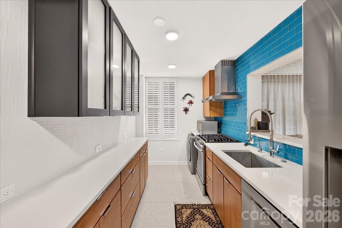Condominium at 1300 Queens Road, Charlotte, photo 14 of 48