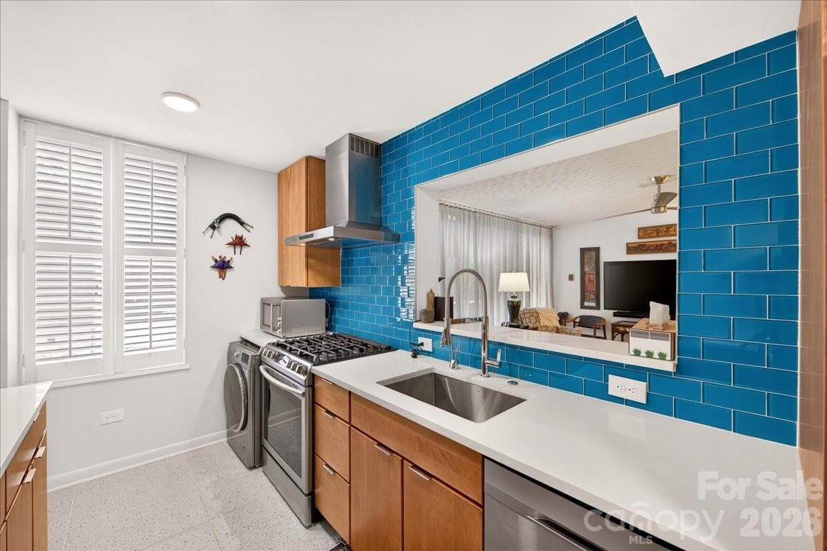 Condominium at 1300 Queens Road, Charlotte, photo 17 of 48