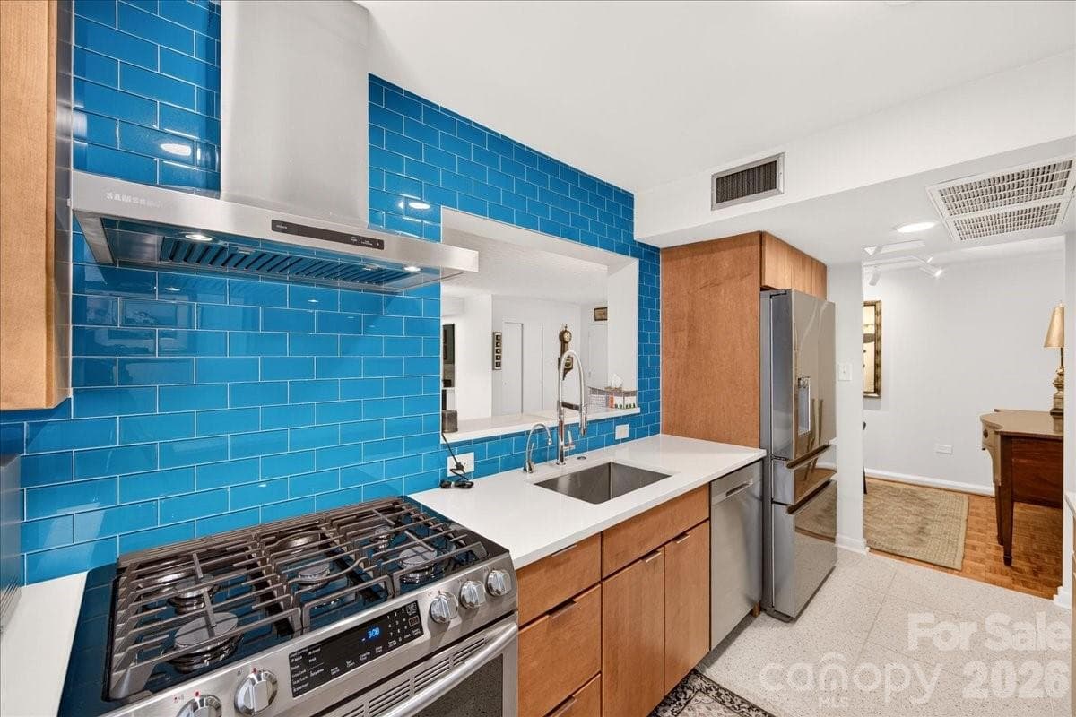 Condominium at 1300 Queens Road, Charlotte, photo 18 of 48