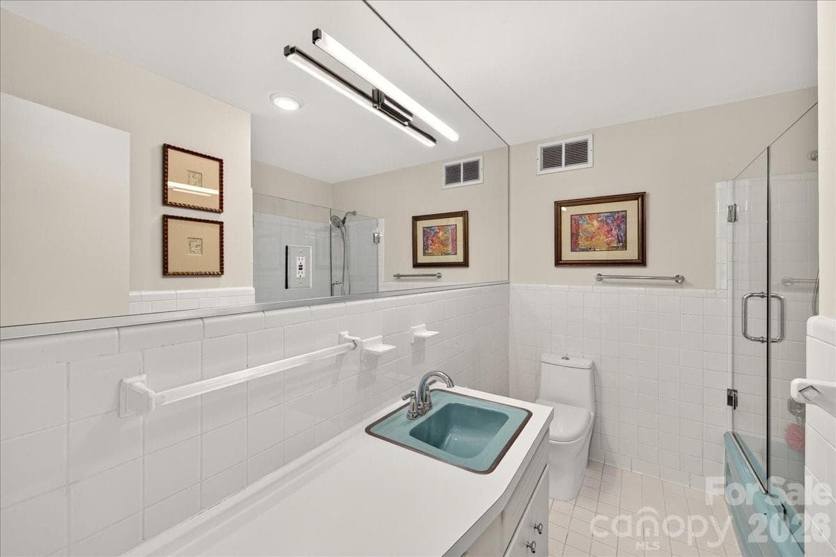 Condominium at 1300 Queens Road, Charlotte, photo 28 of 48