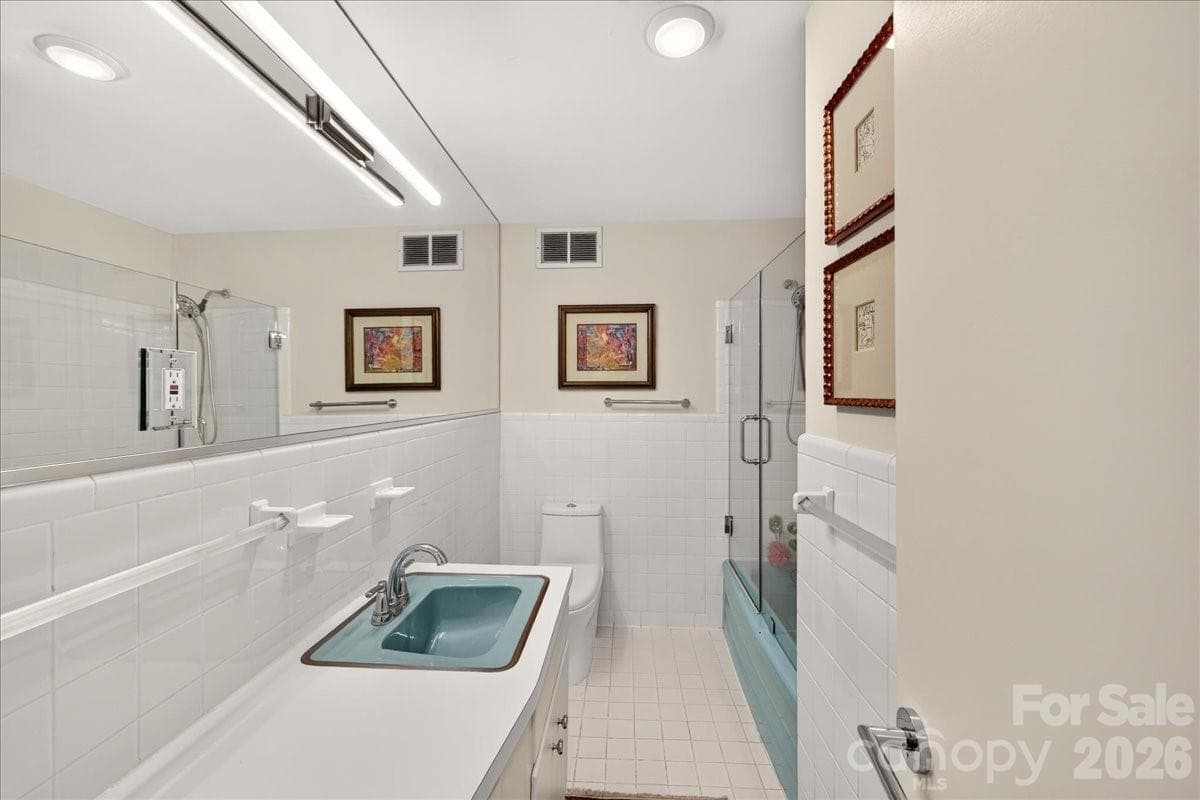 Condominium at 1300 Queens Road, Charlotte, photo 29 of 48