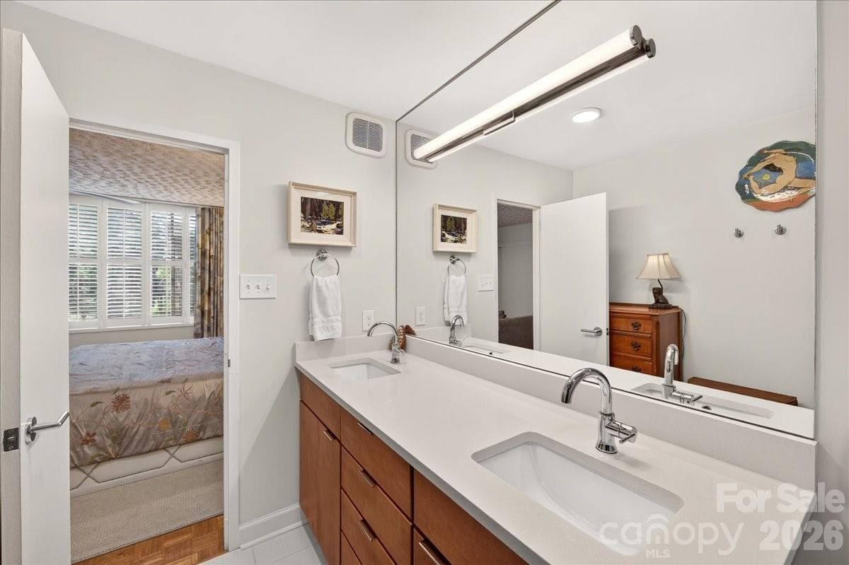 Condominium at 1300 Queens Road, Charlotte, photo 41 of 48