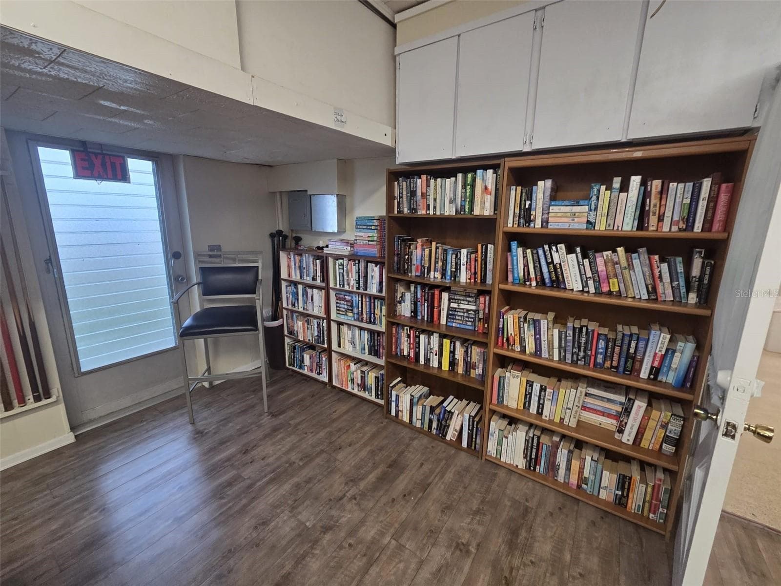 Community Library - 9900 ULMERTON RD #28, LARGO