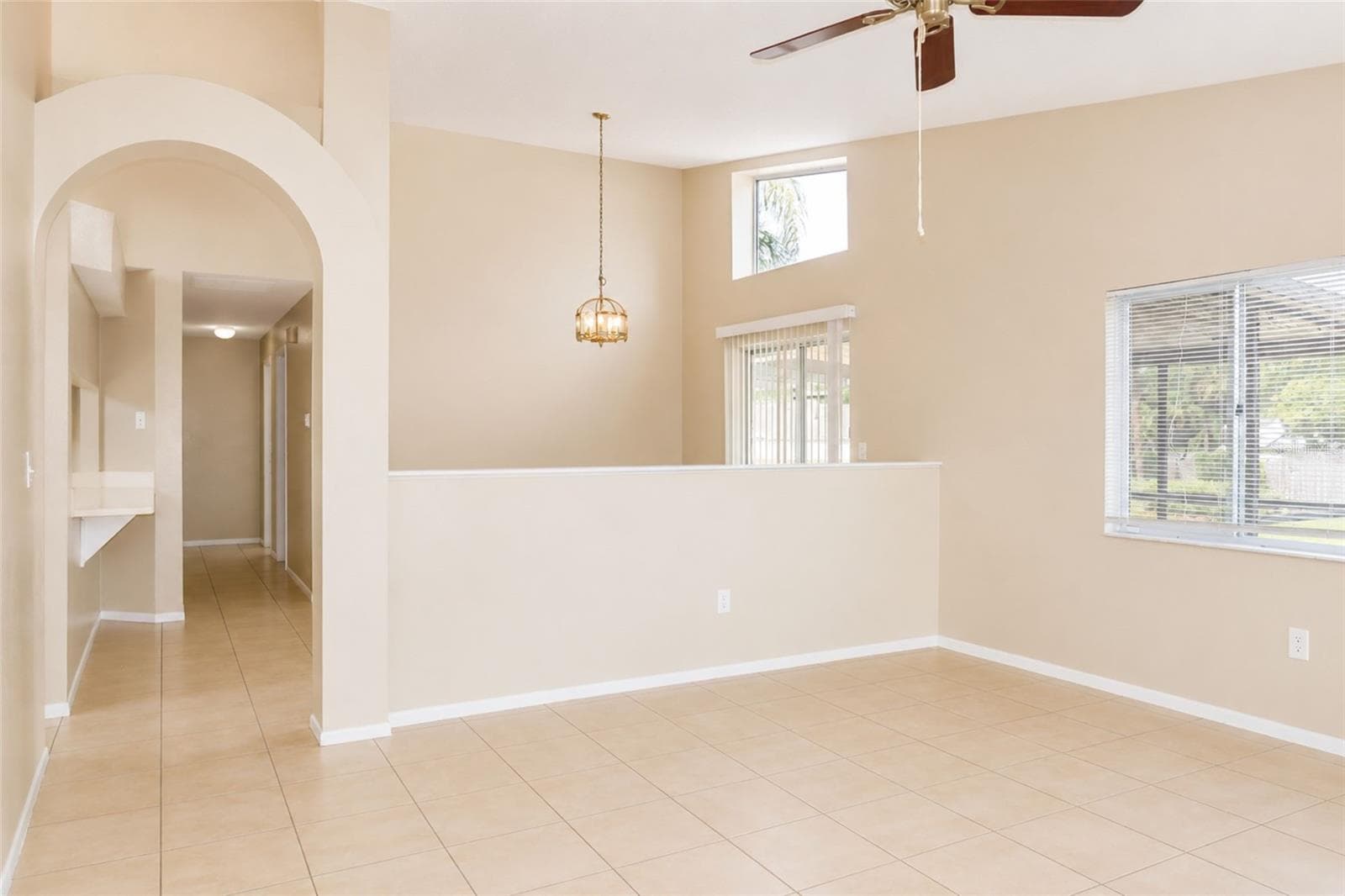Single Family Residence at 4631 W EASTWIND DR, PLANT CITY, photo 3 of 18