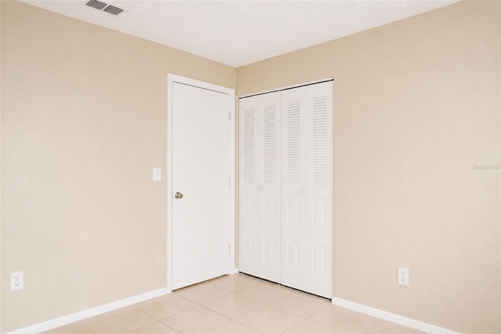 Single Family Residence at 4631 W EASTWIND DR, PLANT CITY, photo 14 of 18