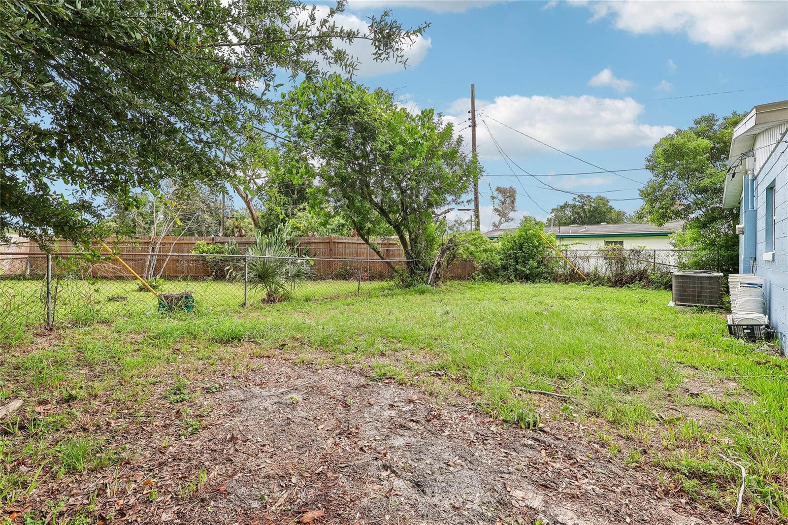 Single Family Residence at 4821 SHOSHONE ST, ORLANDO, photo 3 of 33