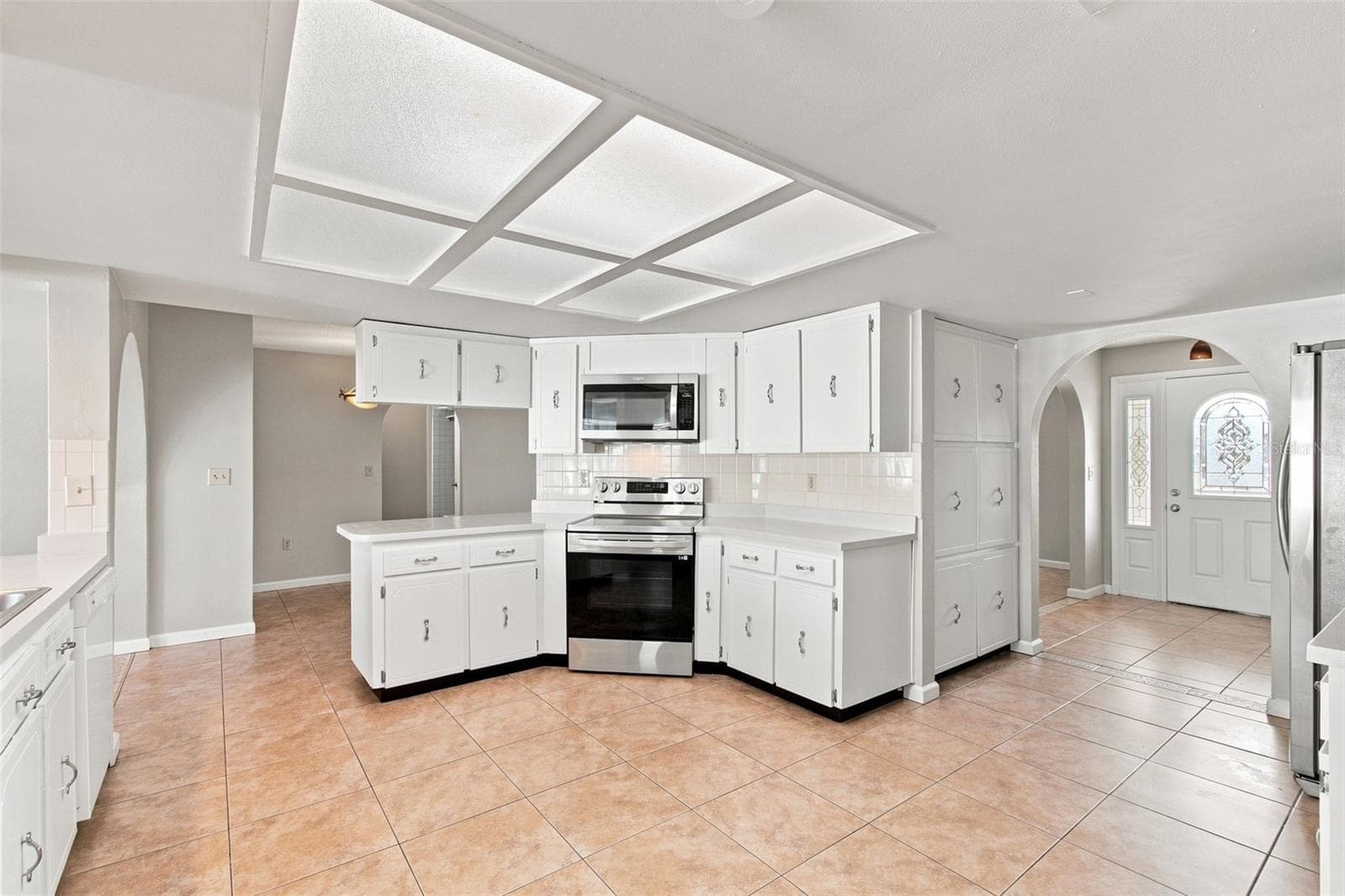 Single Family Residence at 527 WAYFARER DR, TARPON SPRINGS, photo 5 of 47