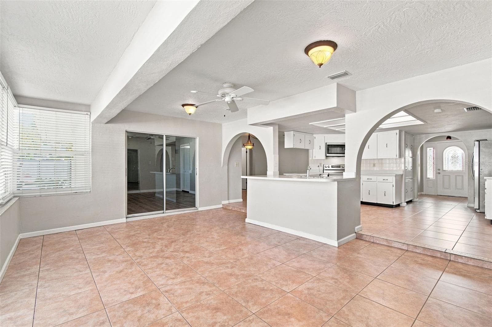 Single Family Residence at 527 WAYFARER DR, TARPON SPRINGS, photo 11 of 47