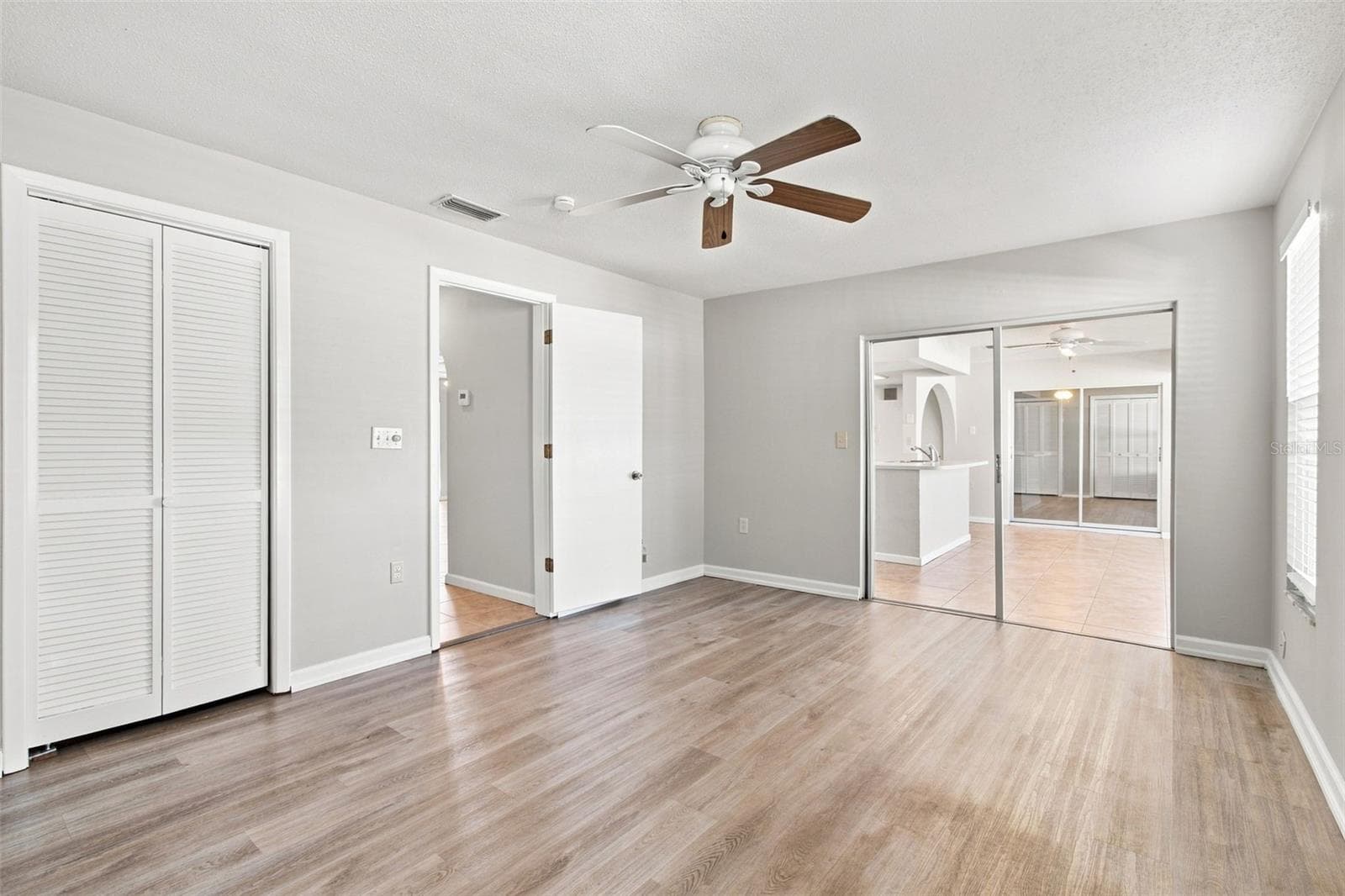 Single Family Residence at 527 WAYFARER DR, TARPON SPRINGS, photo 27 of 47