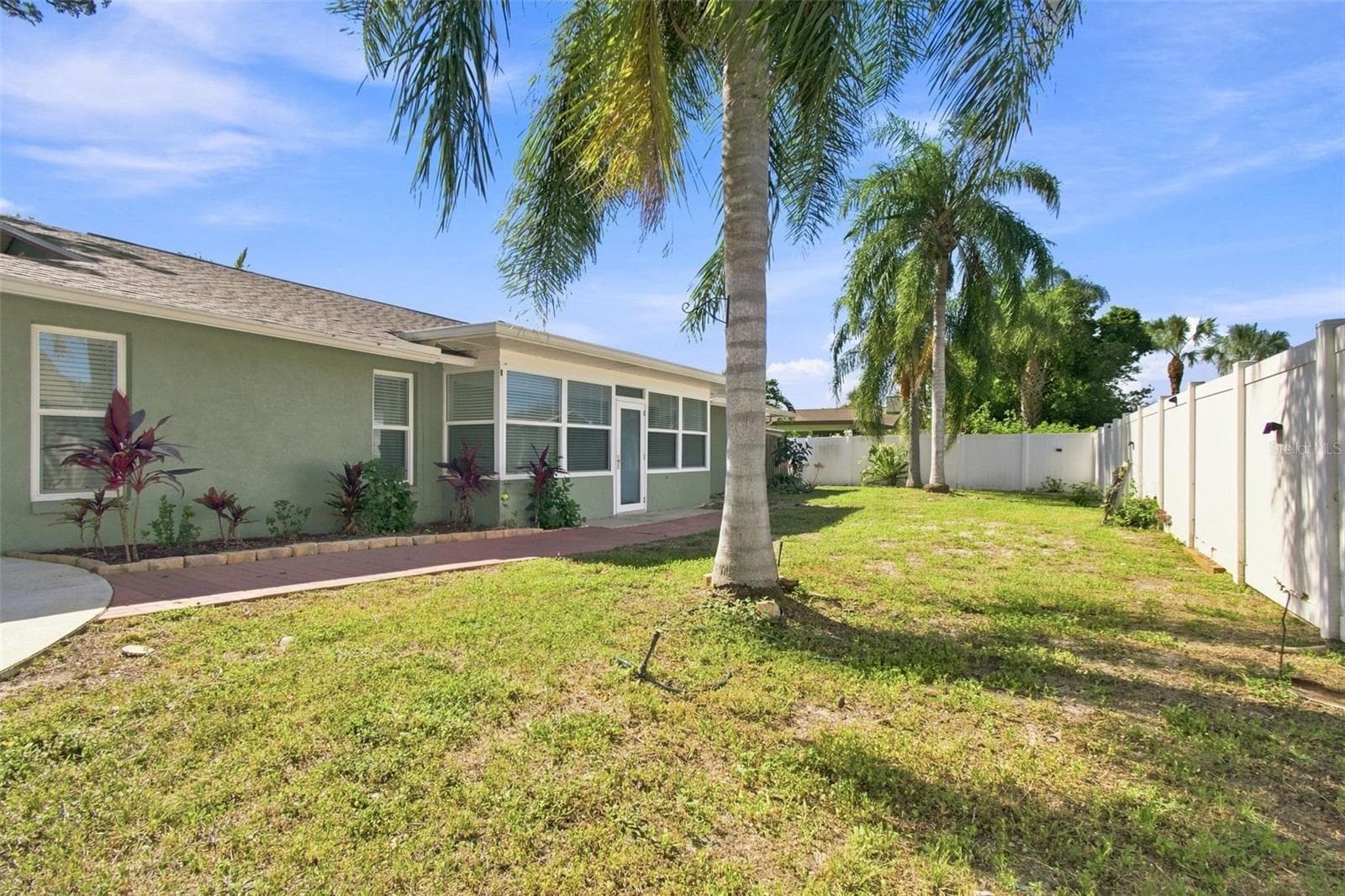 Single Family Residence at 527 WAYFARER DR, TARPON SPRINGS, photo 36 of 47