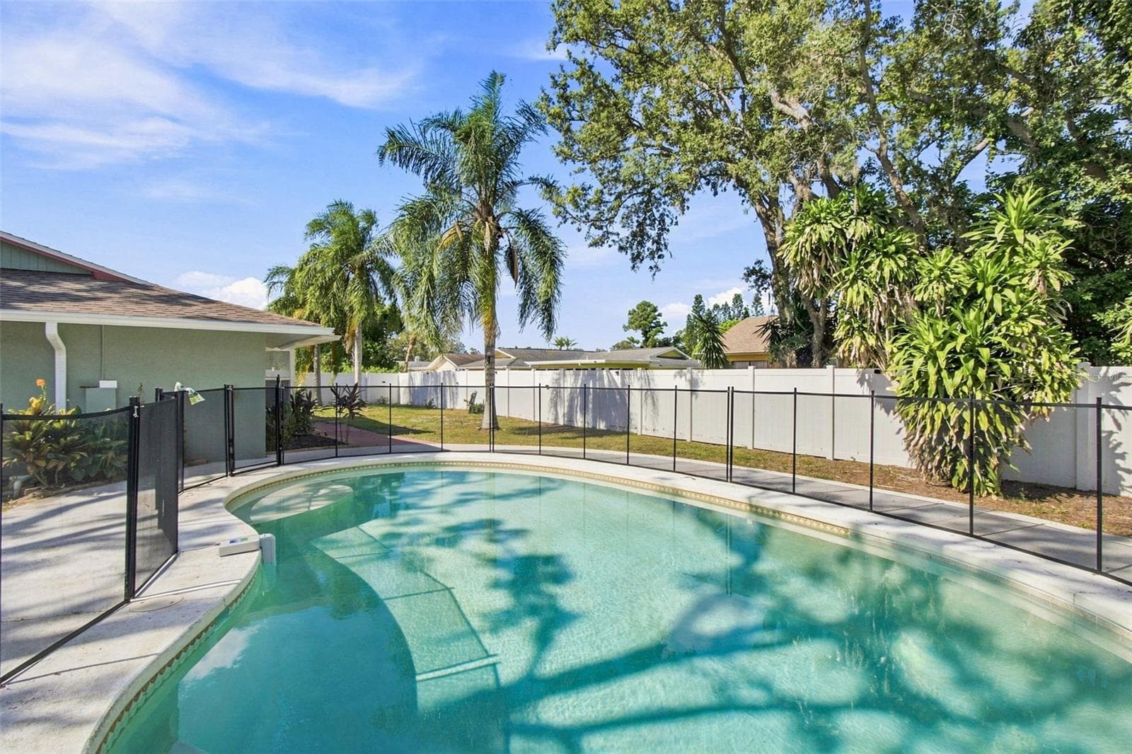 Single Family Residence at 527 WAYFARER DR, TARPON SPRINGS, photo 41 of 47