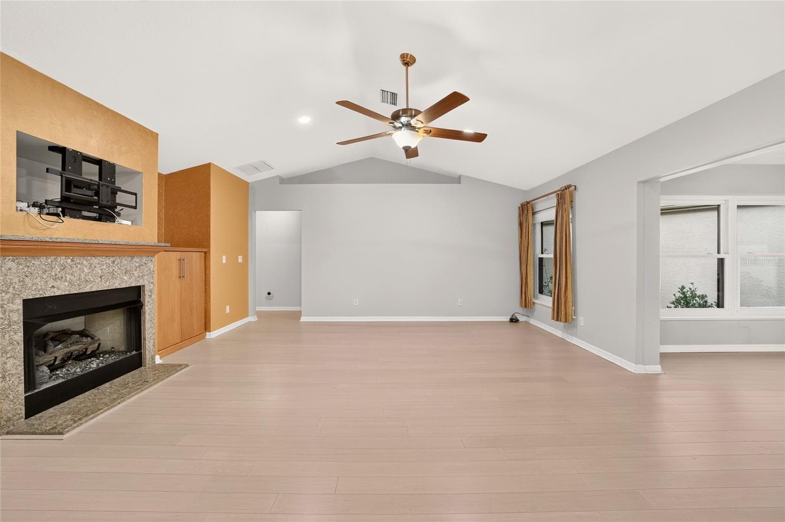 Villa at 4431 NE 4TH ST, OCALA, photo 7 of 38