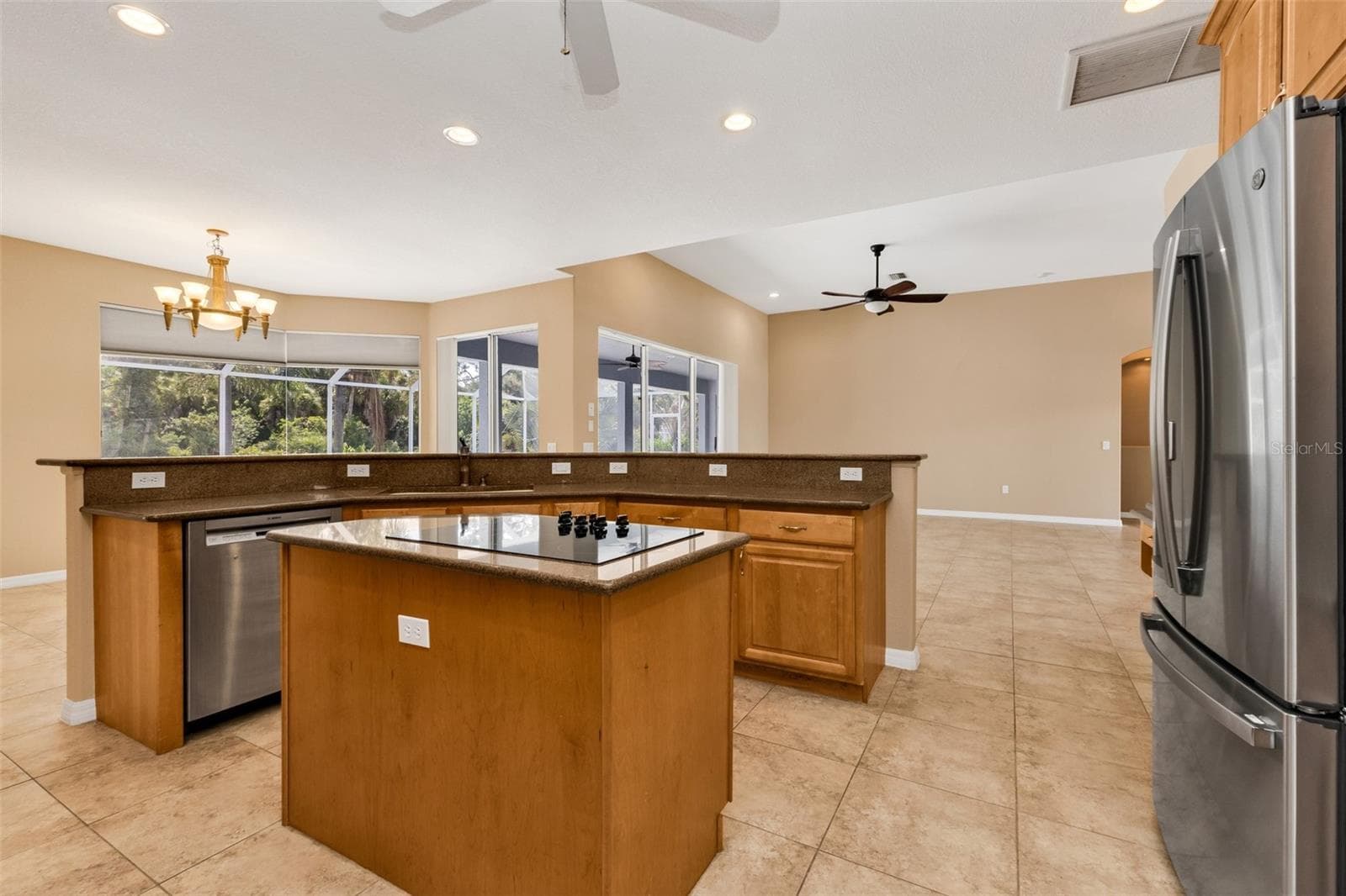 Island cooktop - 2420 PEBBLE CREEK PL, PORT CHARLOTTE