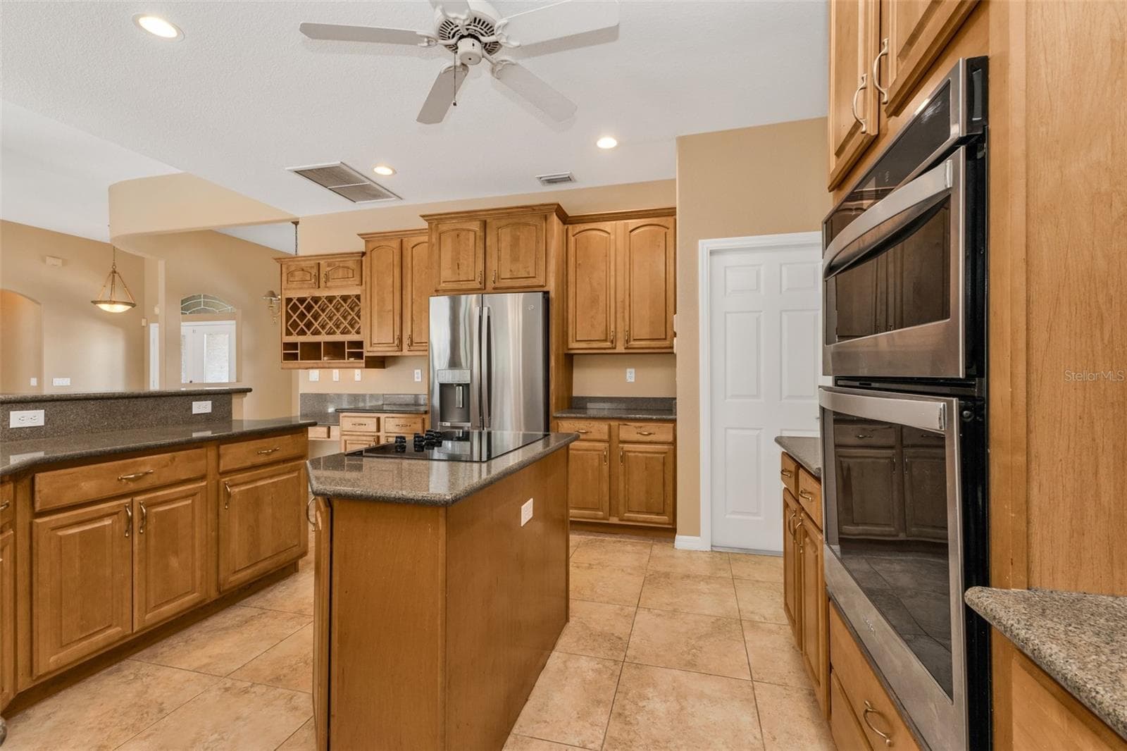 Wall oven - 2420 PEBBLE CREEK PL, PORT CHARLOTTE