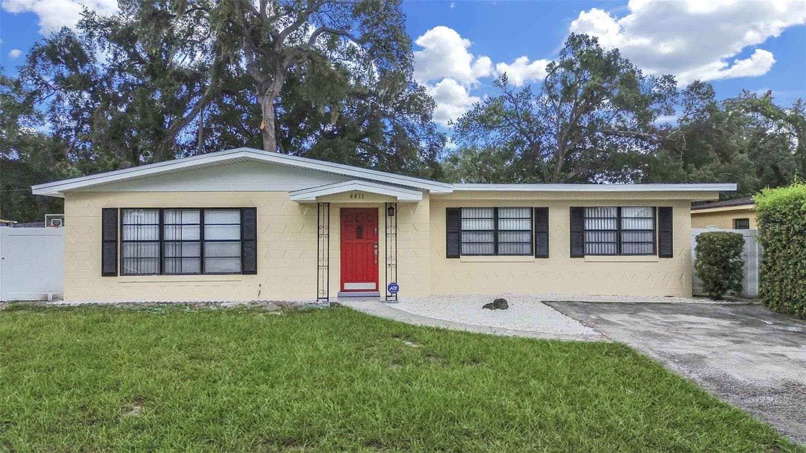 Single Family Residence at 4411 BASS ST, TAMPA, photo 4 of 49