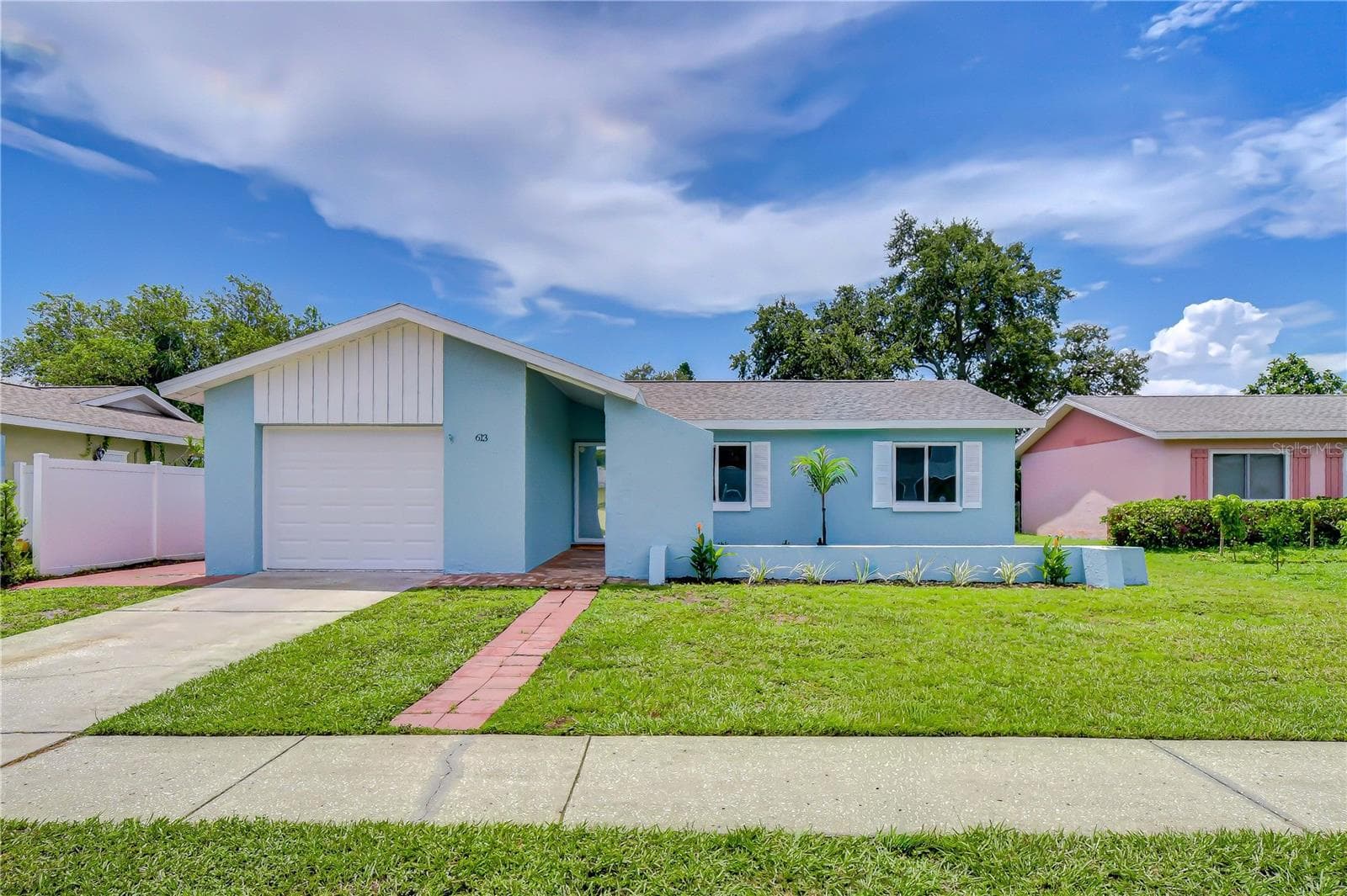 Single Family Residence at 613 5TH AVE SE, LARGO, photo 2 of 46