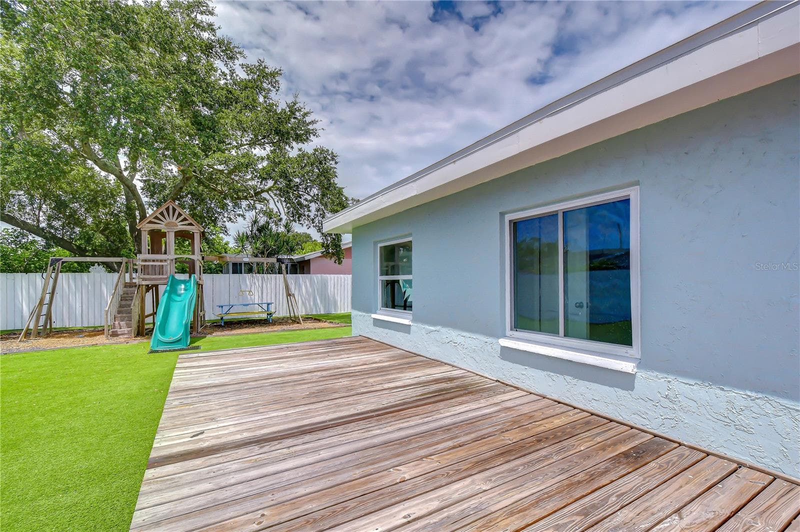 Single Family Residence at 613 5TH AVE SE, LARGO, photo 12 of 46