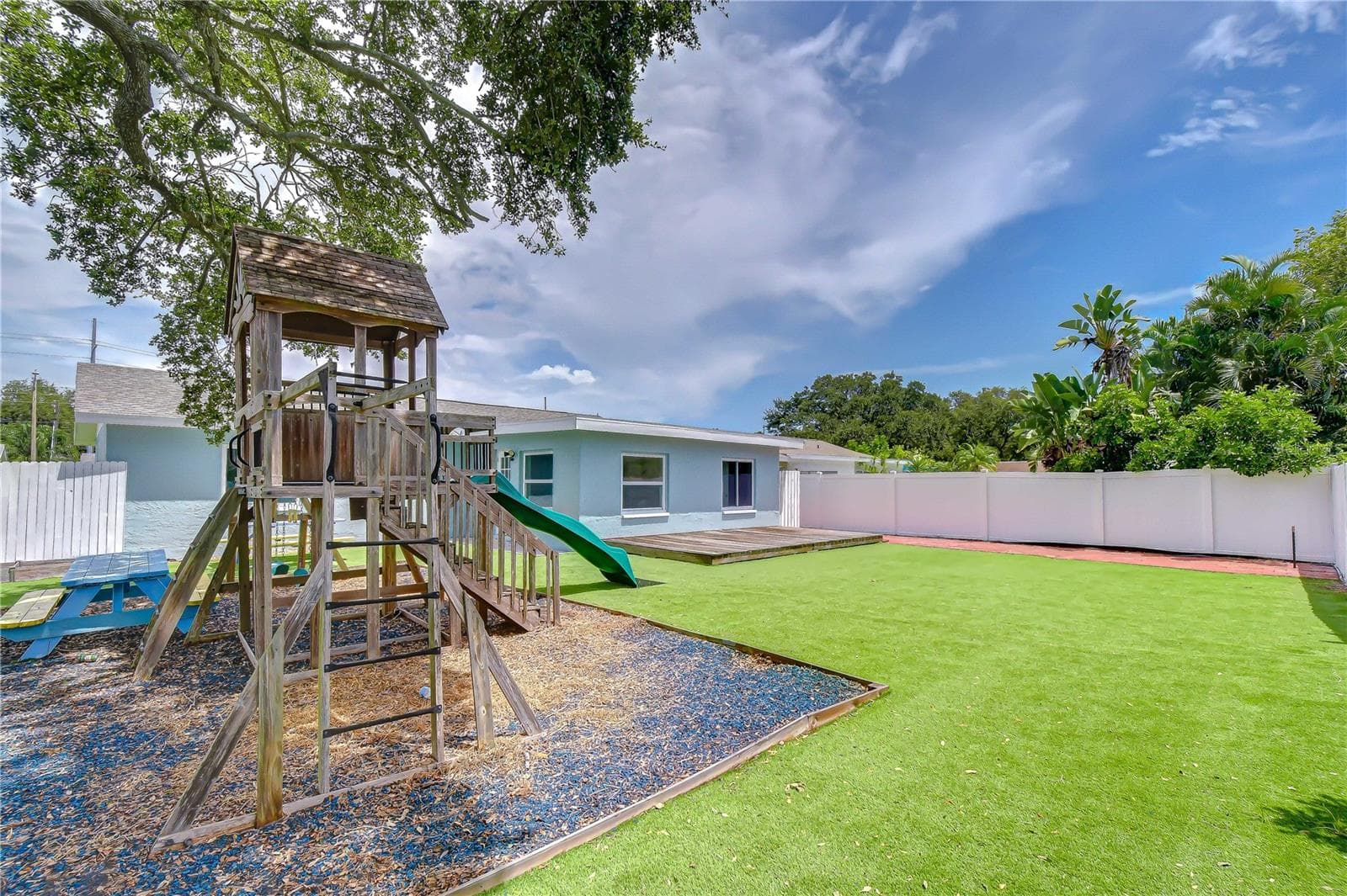 Single Family Residence at 613 5TH AVE SE, LARGO, photo 14 of 46