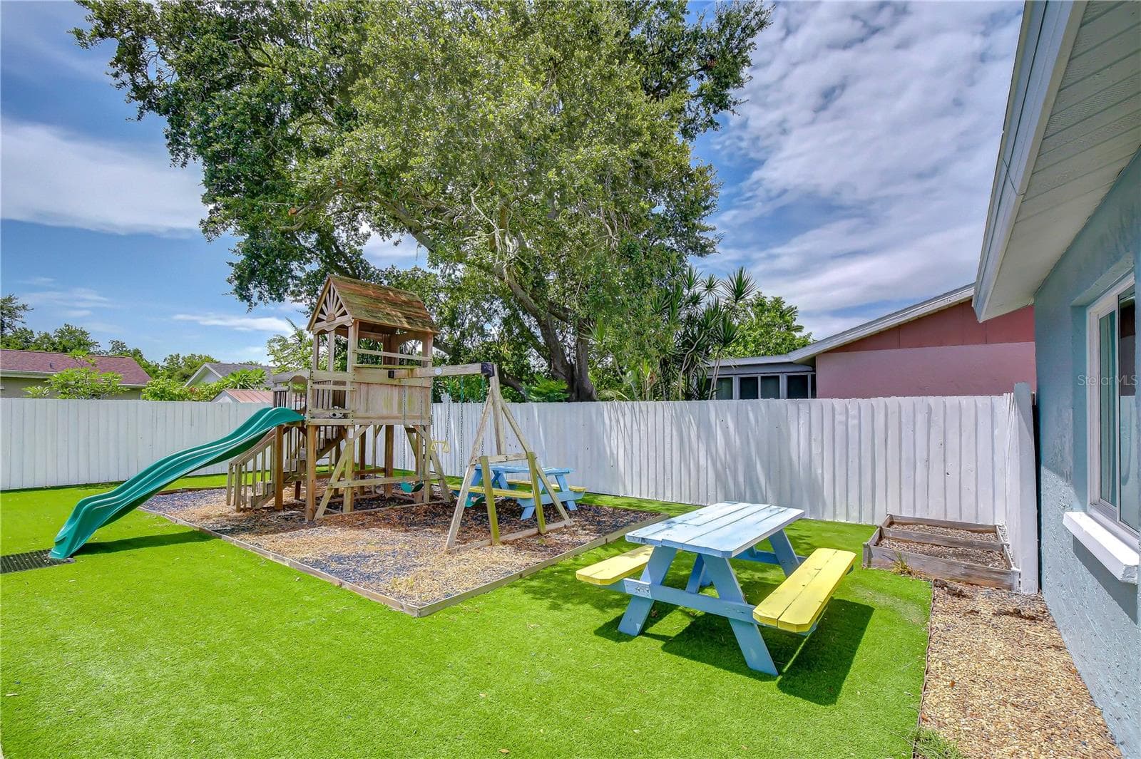 Single Family Residence at 613 5TH AVE SE, LARGO, photo 15 of 46